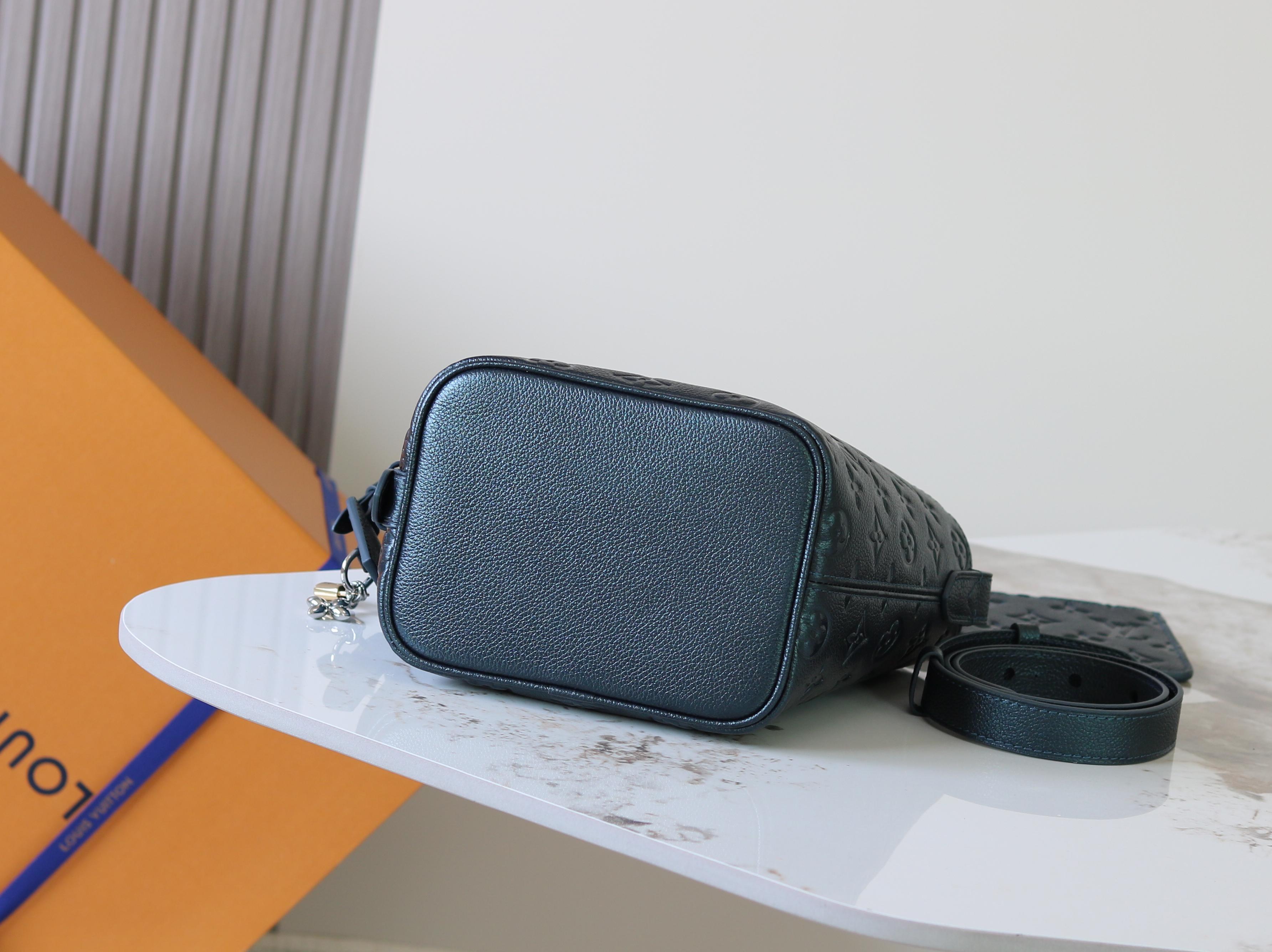 Louis Vuitton Bucket Bag M-l