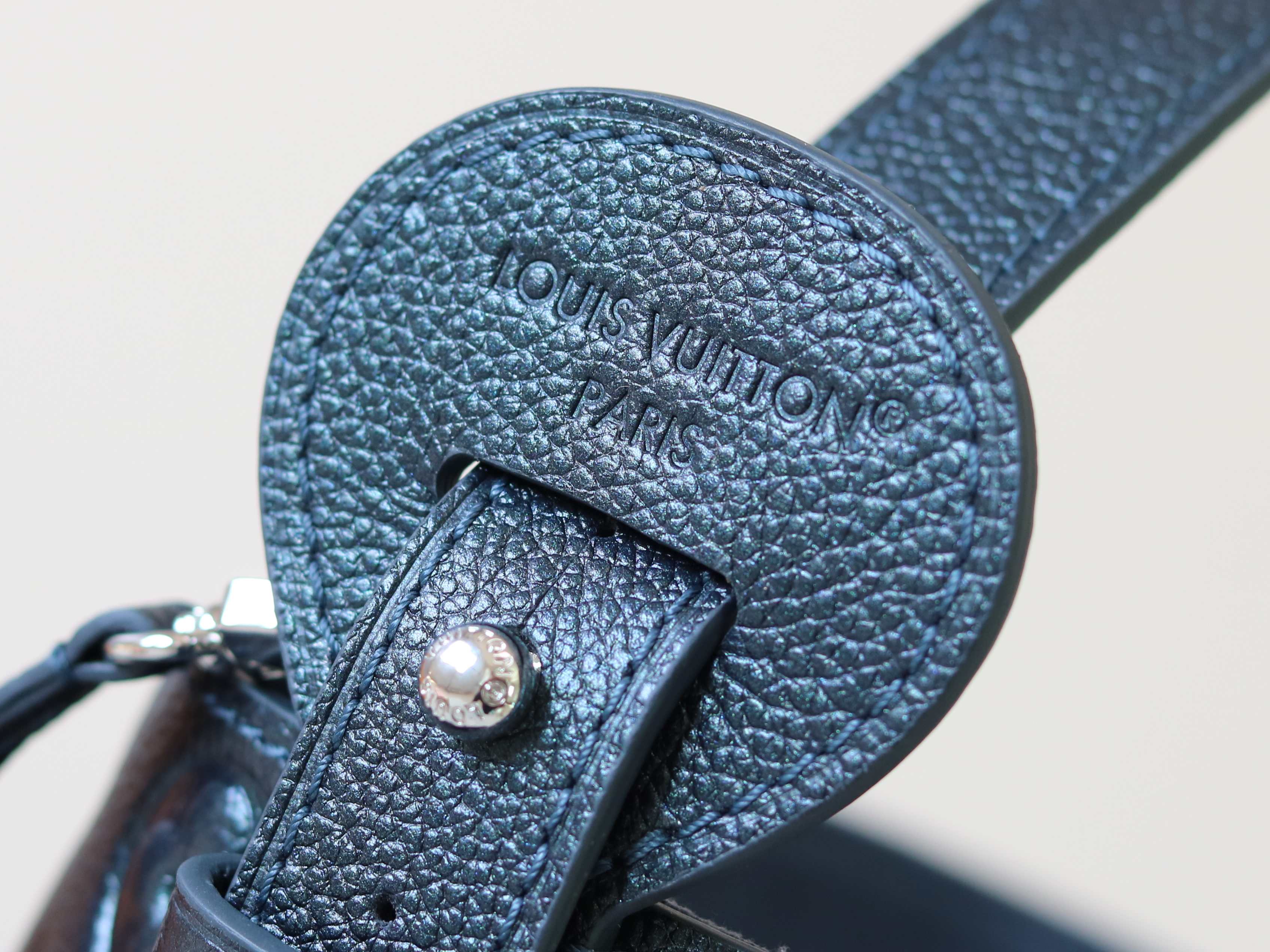 Louis Vuitton Bucket Bag M-l