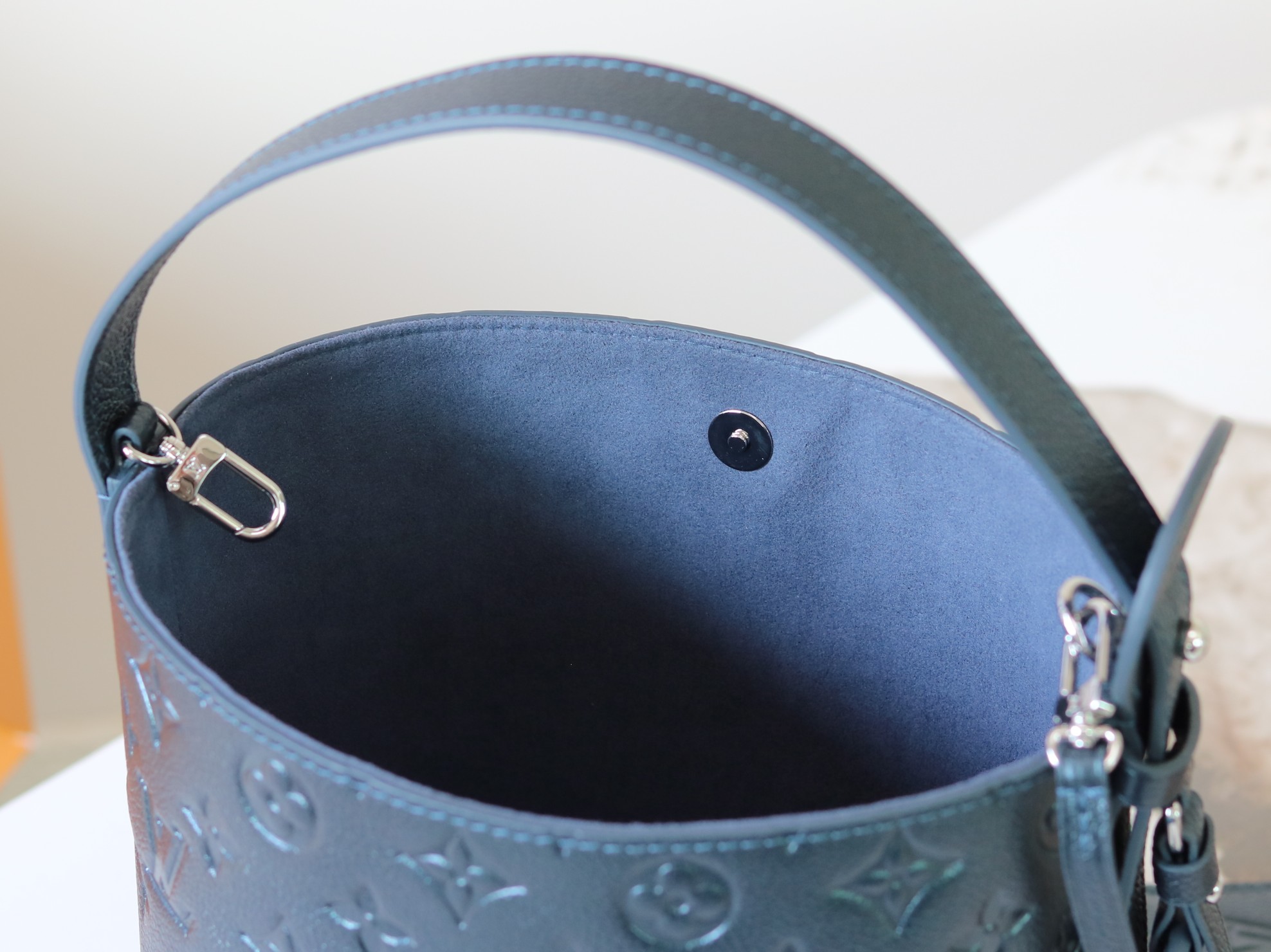 Louis Vuitton Bucket Bag M-l