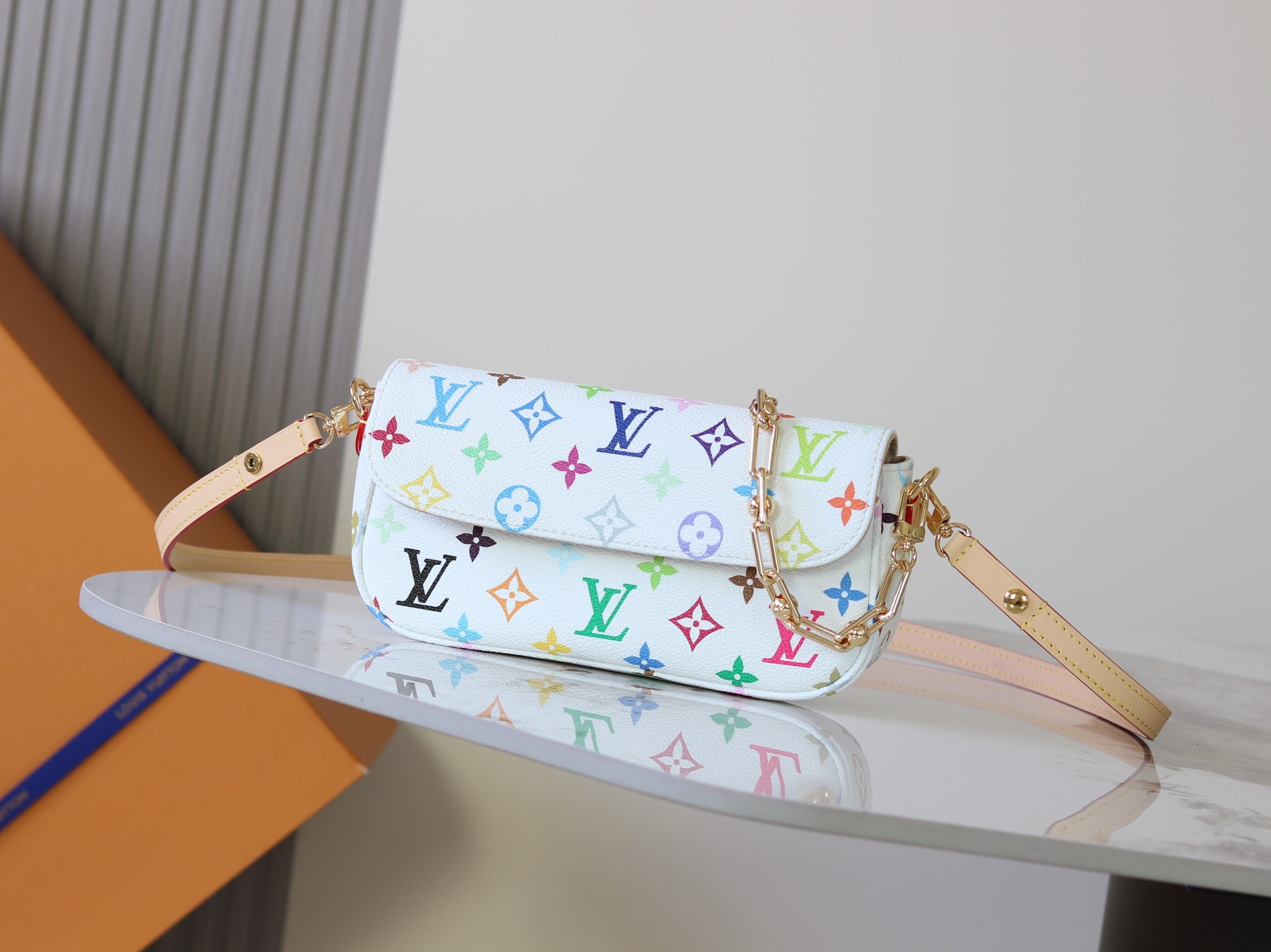 Louis Vuitton Basic Bag Canvas M-l-s