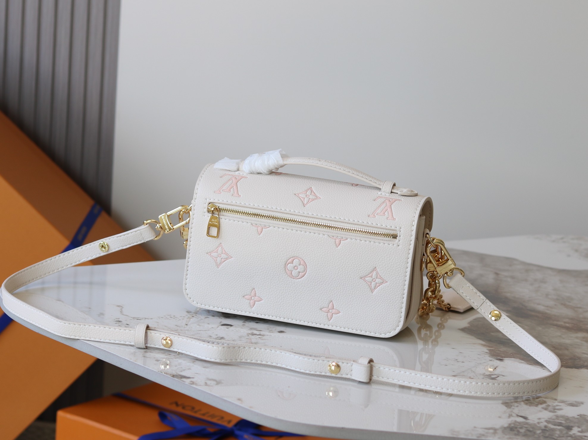 Louis Vuitton Basic Bag Pink M-l-s