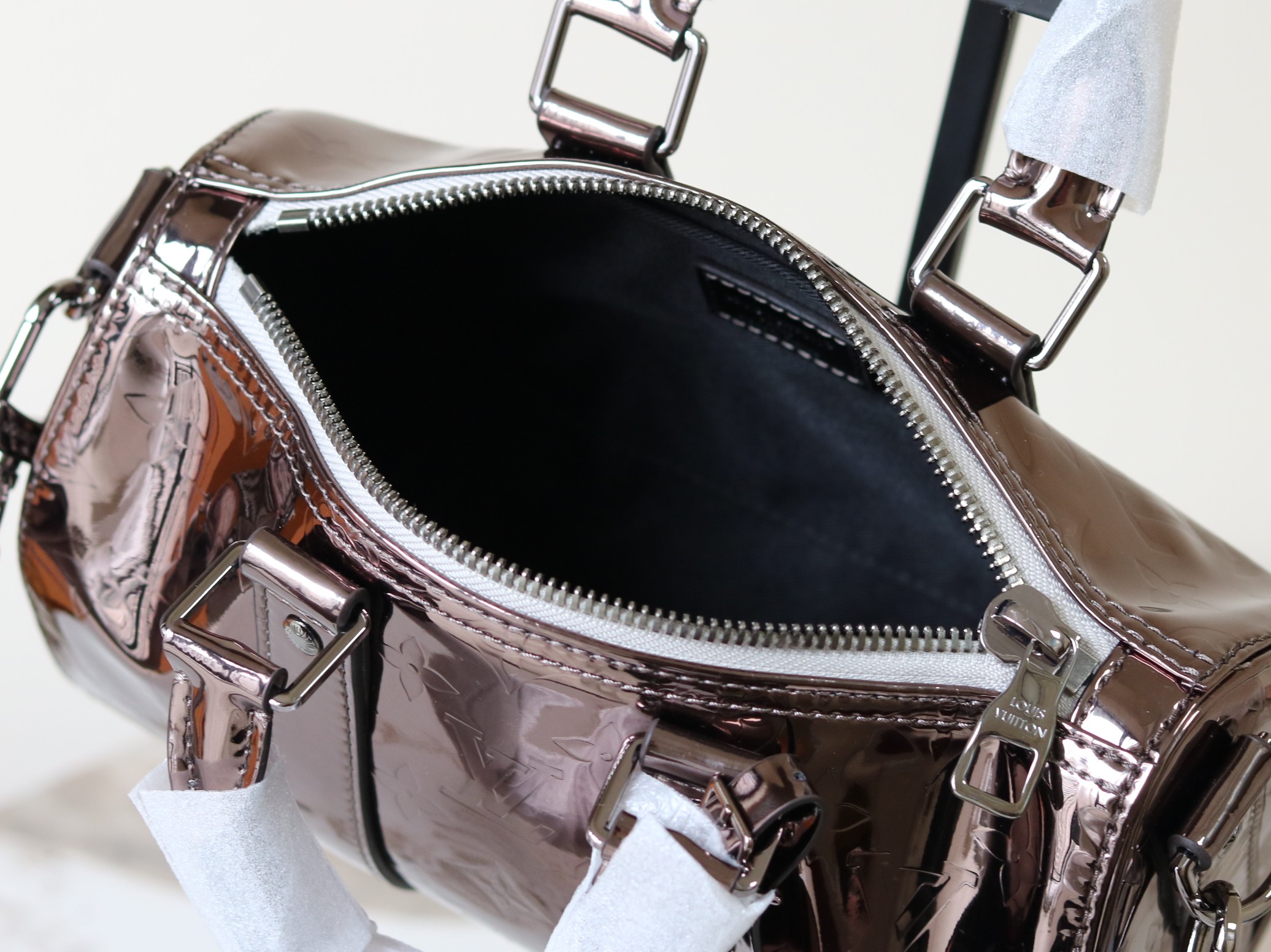 Louis Vuitton Basic Bag Canvas M-l