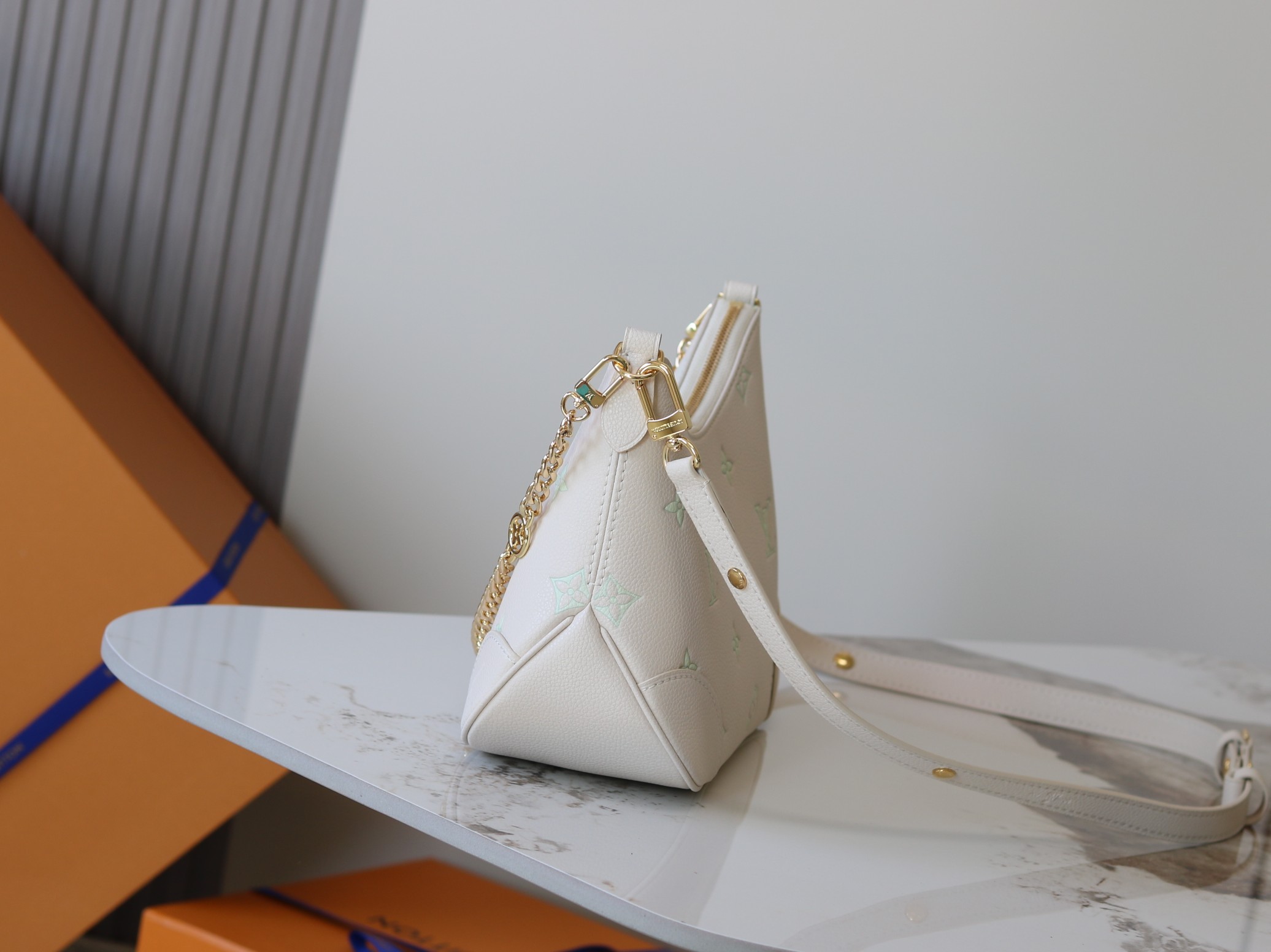 Basic Bag White M-l-s
