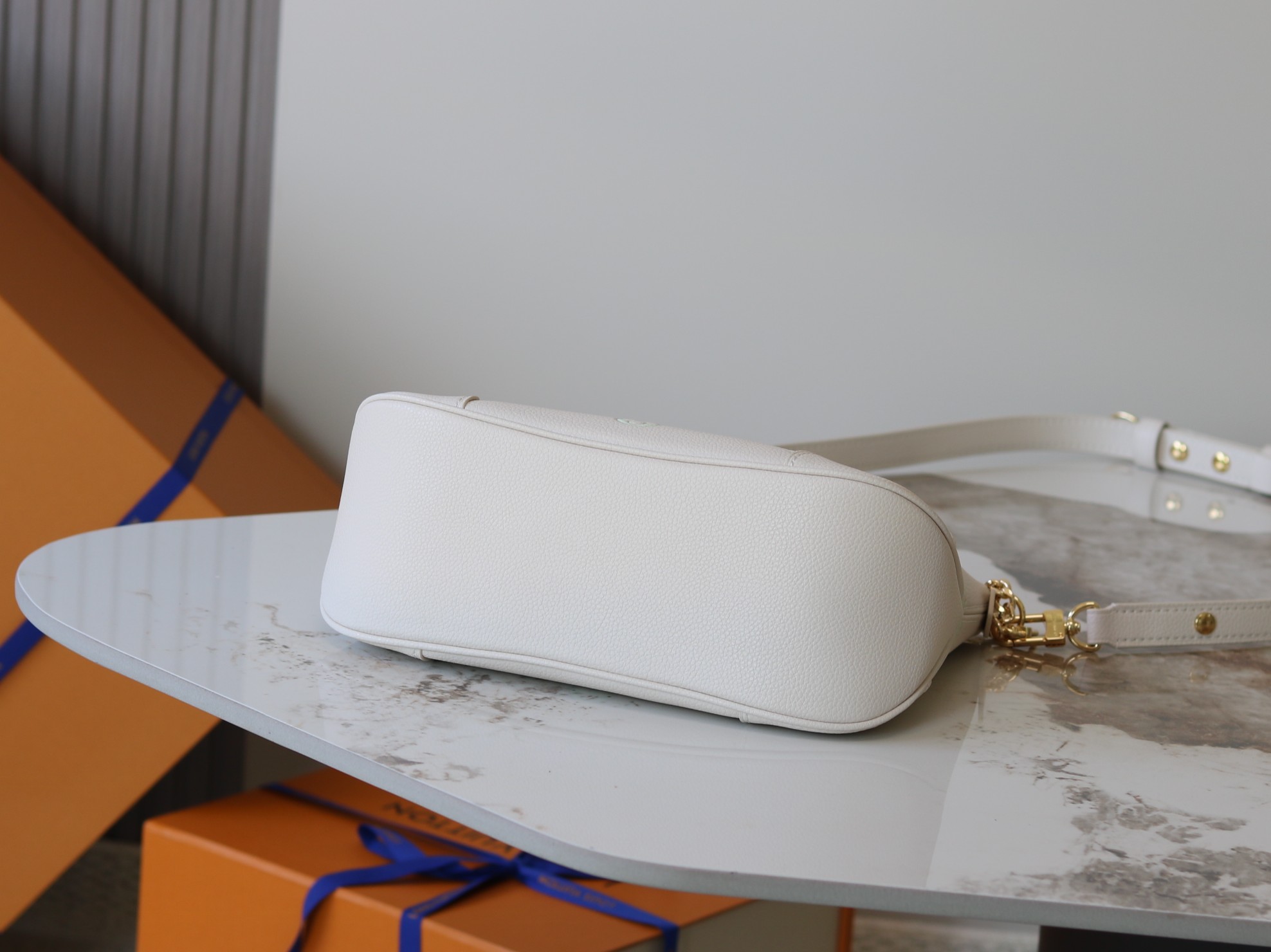 Basic Bag White M-l-s