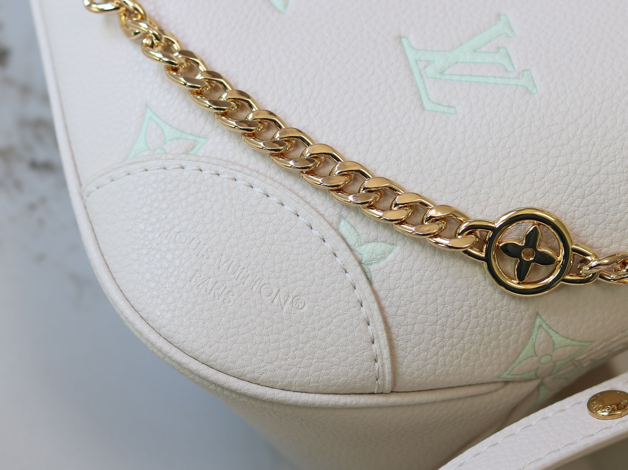 Basic Bag White M-l-s