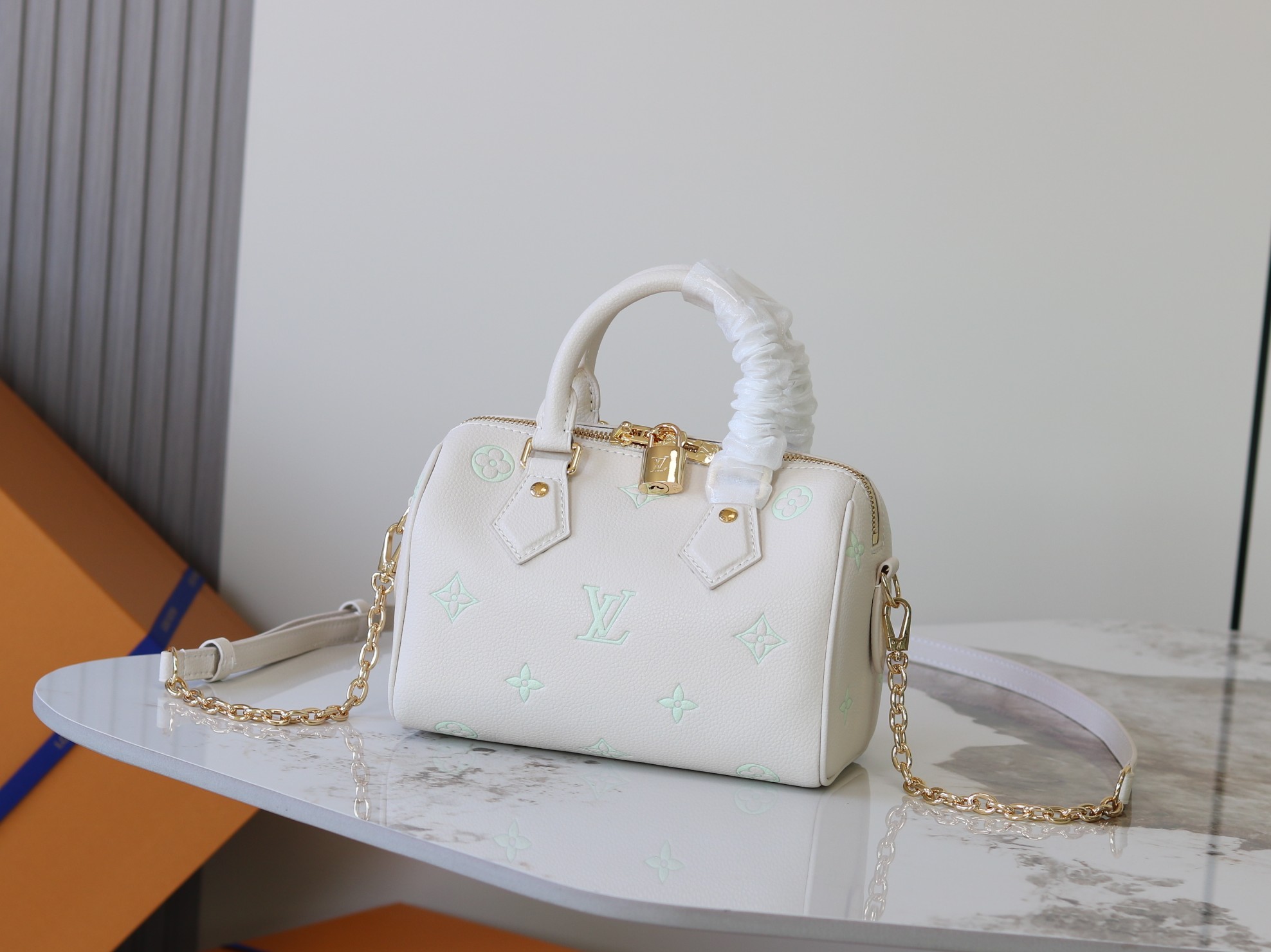 Louis Vuitton Basic Bag M-l-s