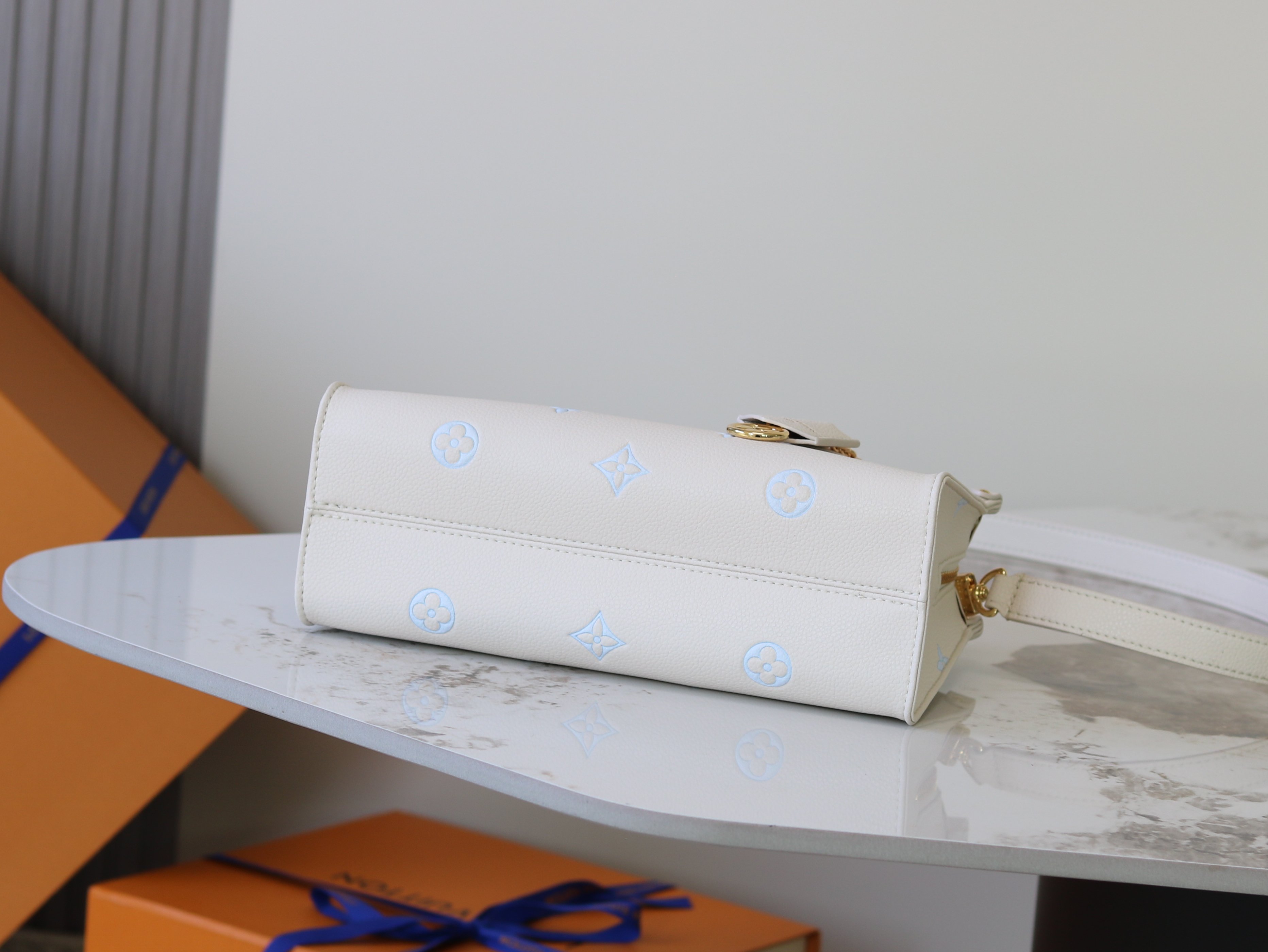 Louis Vuitton Basic Bag Blue M-l