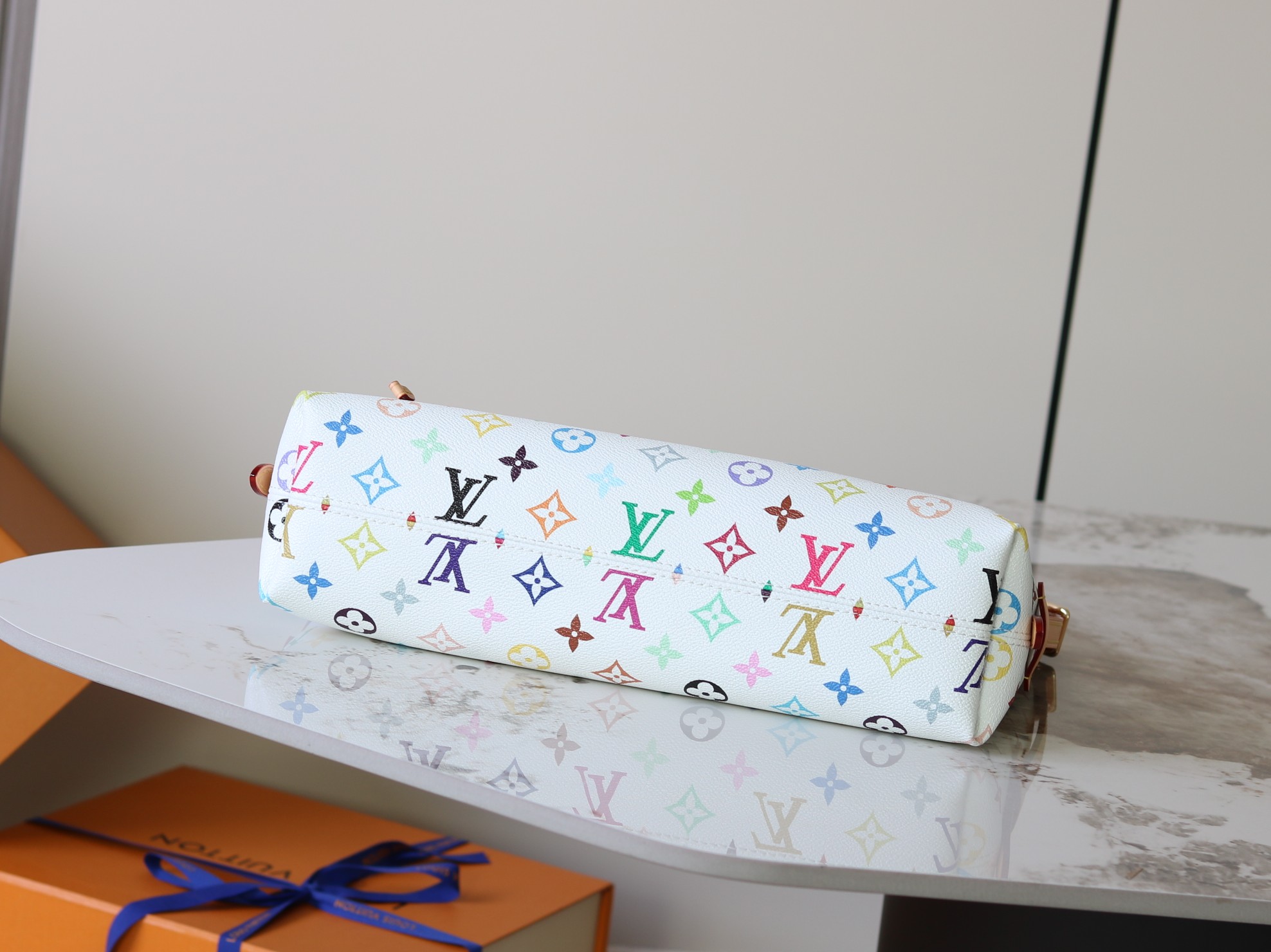 Louis Vuitton Basic Bag Cow Leather M-l-s