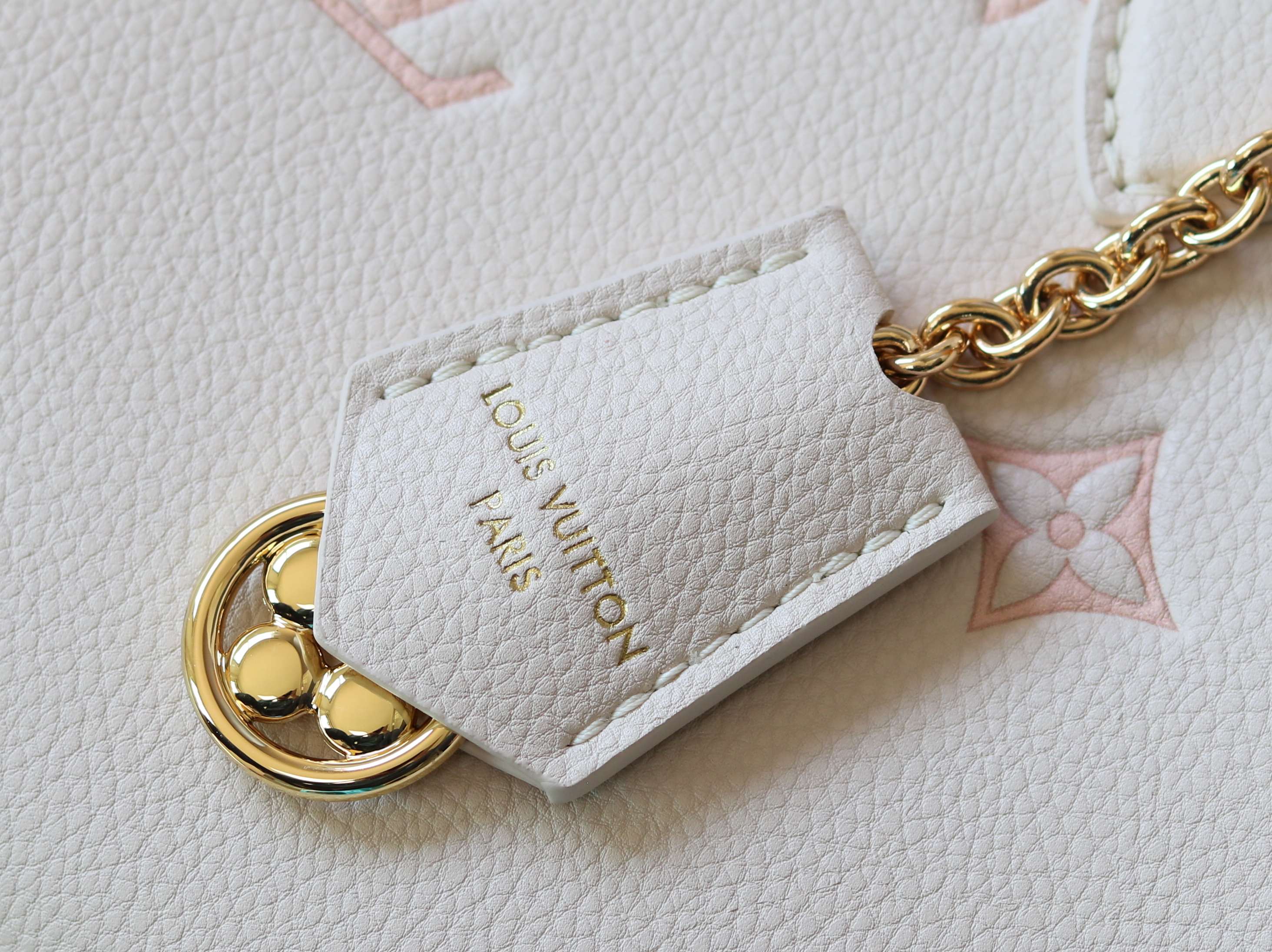 Louis Vuitton Basic Bag White M