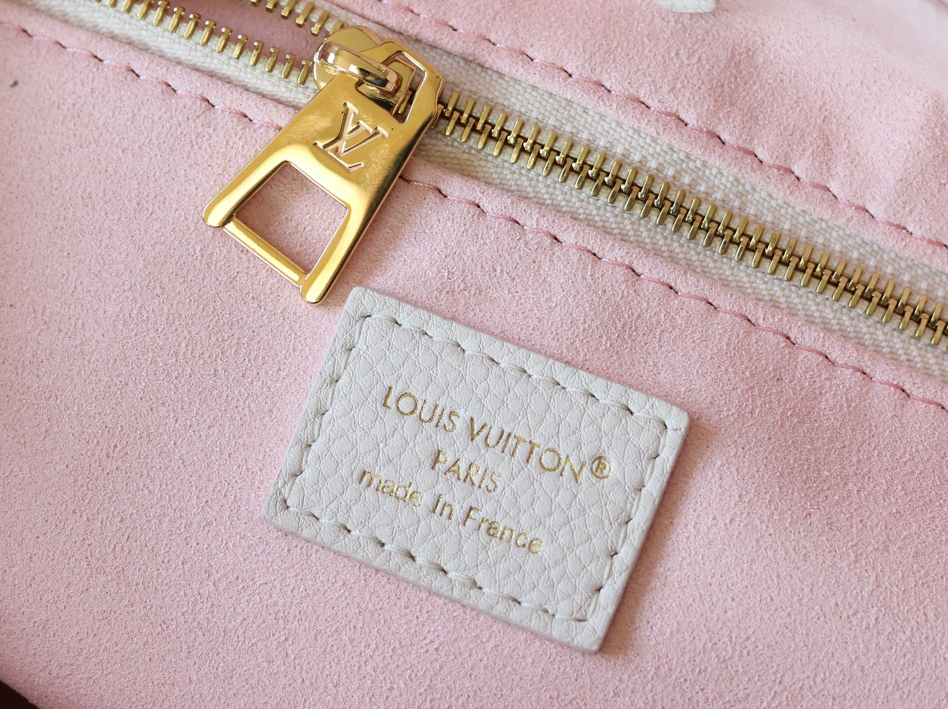 Louis Vuitton Basic Bag White M