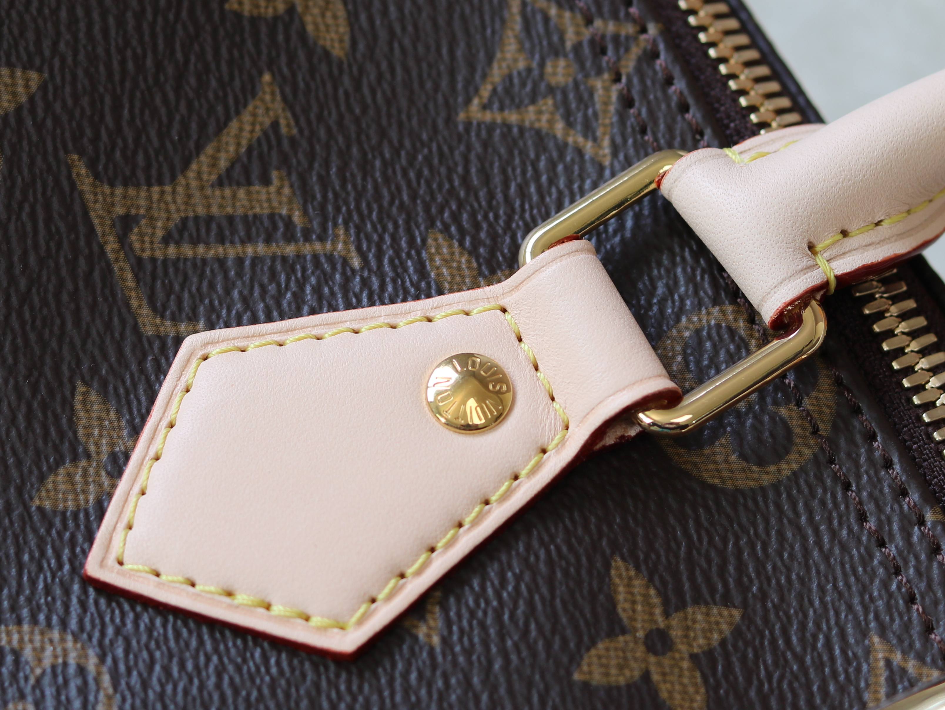 Louis Vuitton Basic Bag Canvas M-l-s