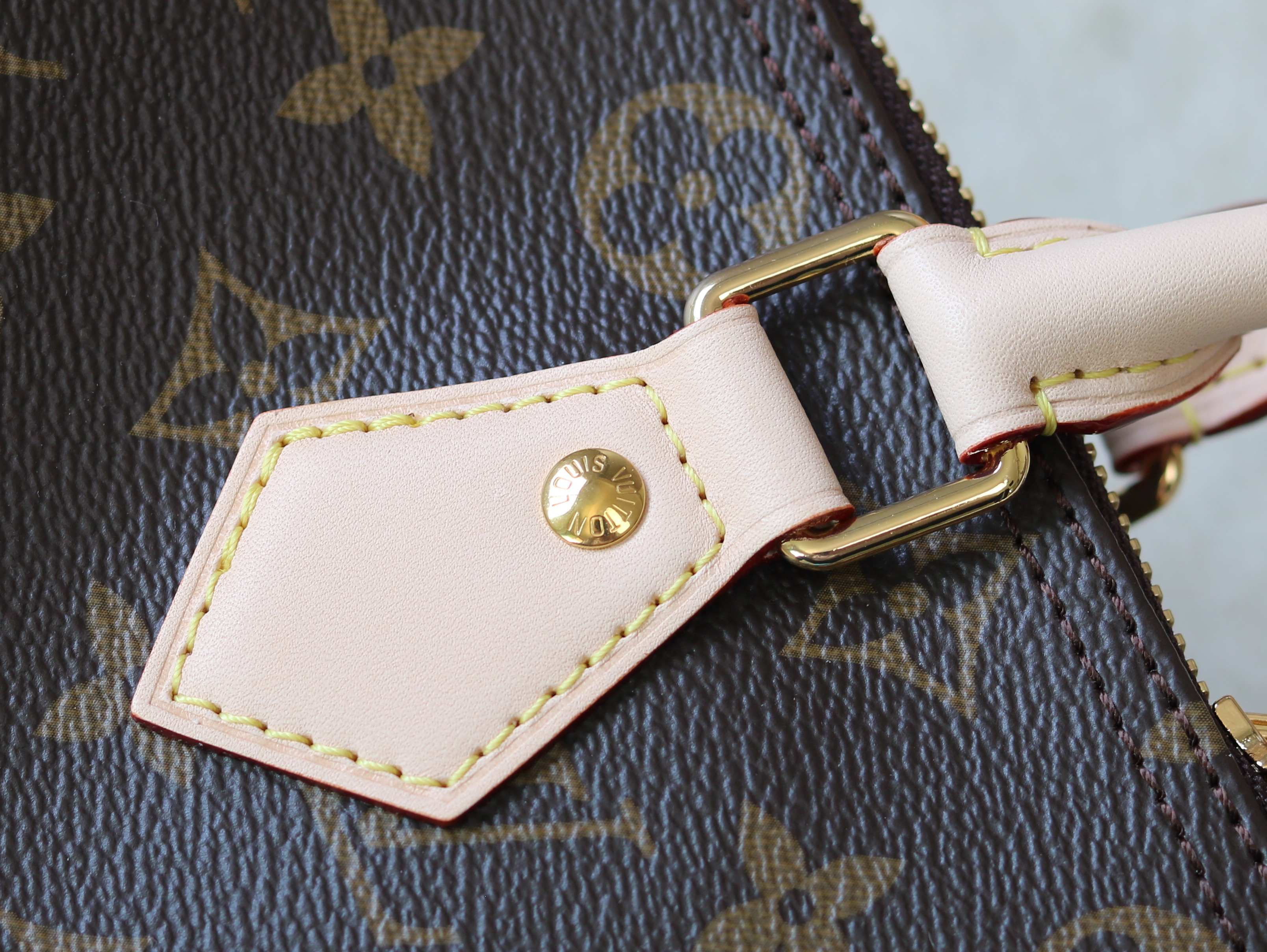 Louis Vuitton Basic Bag Canvas M-l-s