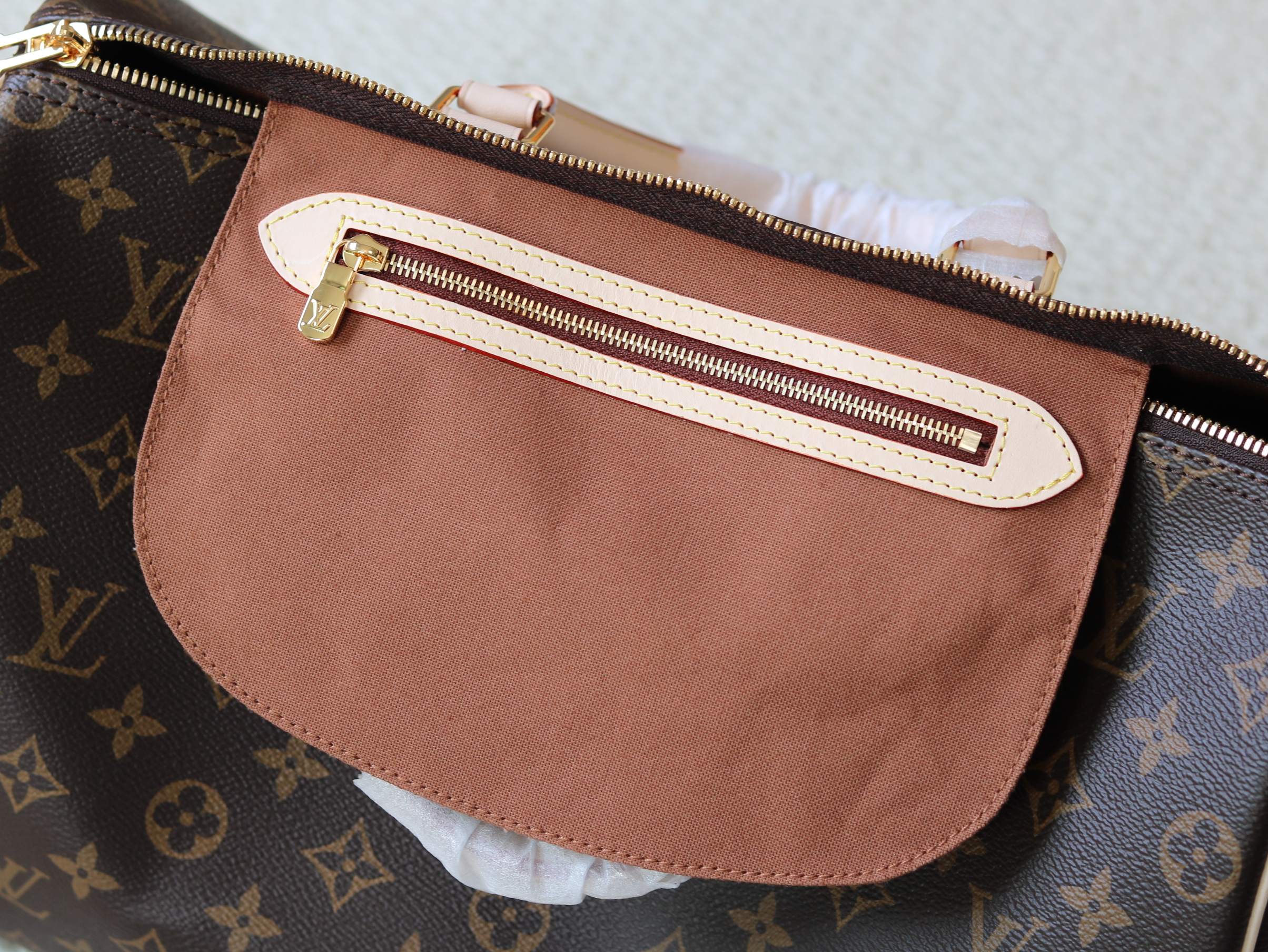 Louis Vuitton Basic Bag Canvas M-l-s