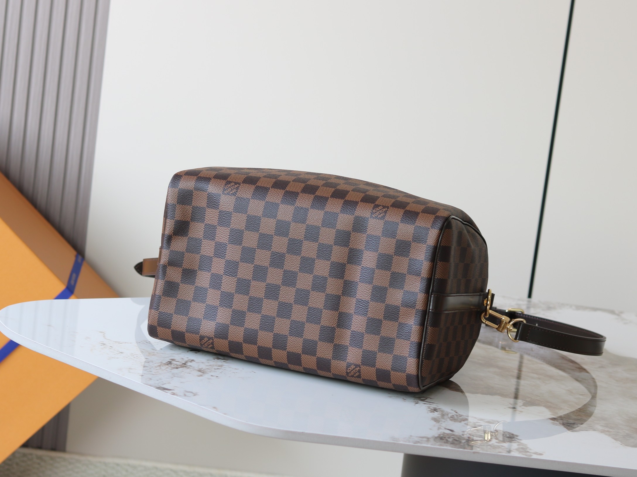 Louis Vuitton Basic Bag Canvas M-l-s