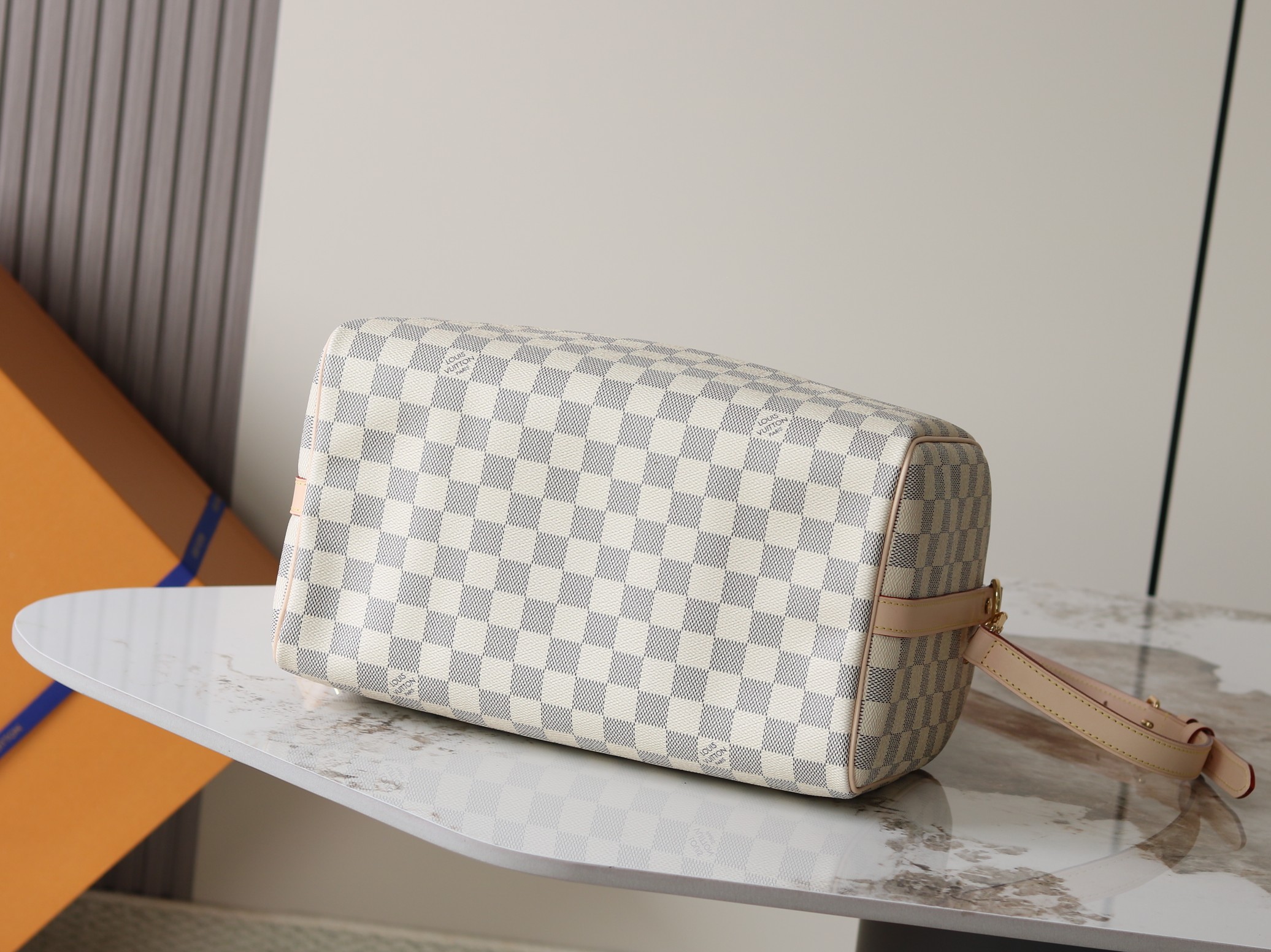 Louis Vuitton Basic Bag Canvas M-l-s