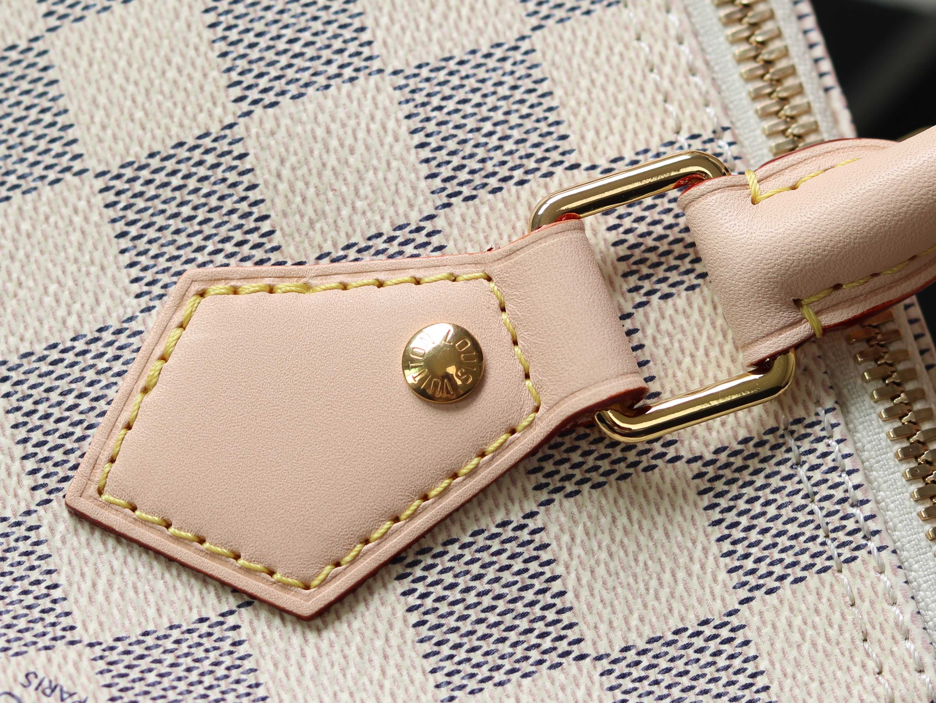 Louis Vuitton Basic Bag Canvas M-l-s