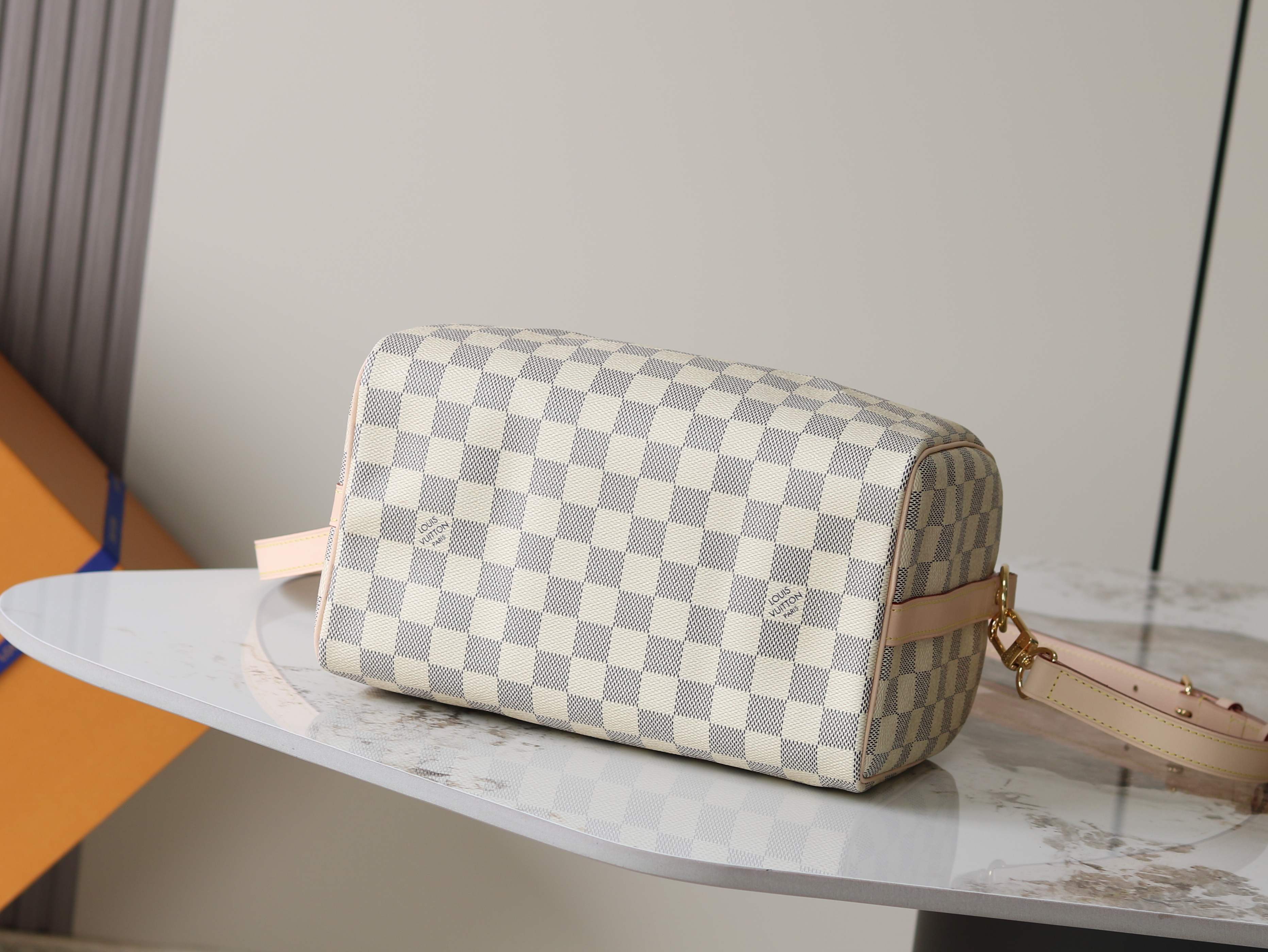 Louis Vuitton Basic Bag Canvas M-l-s