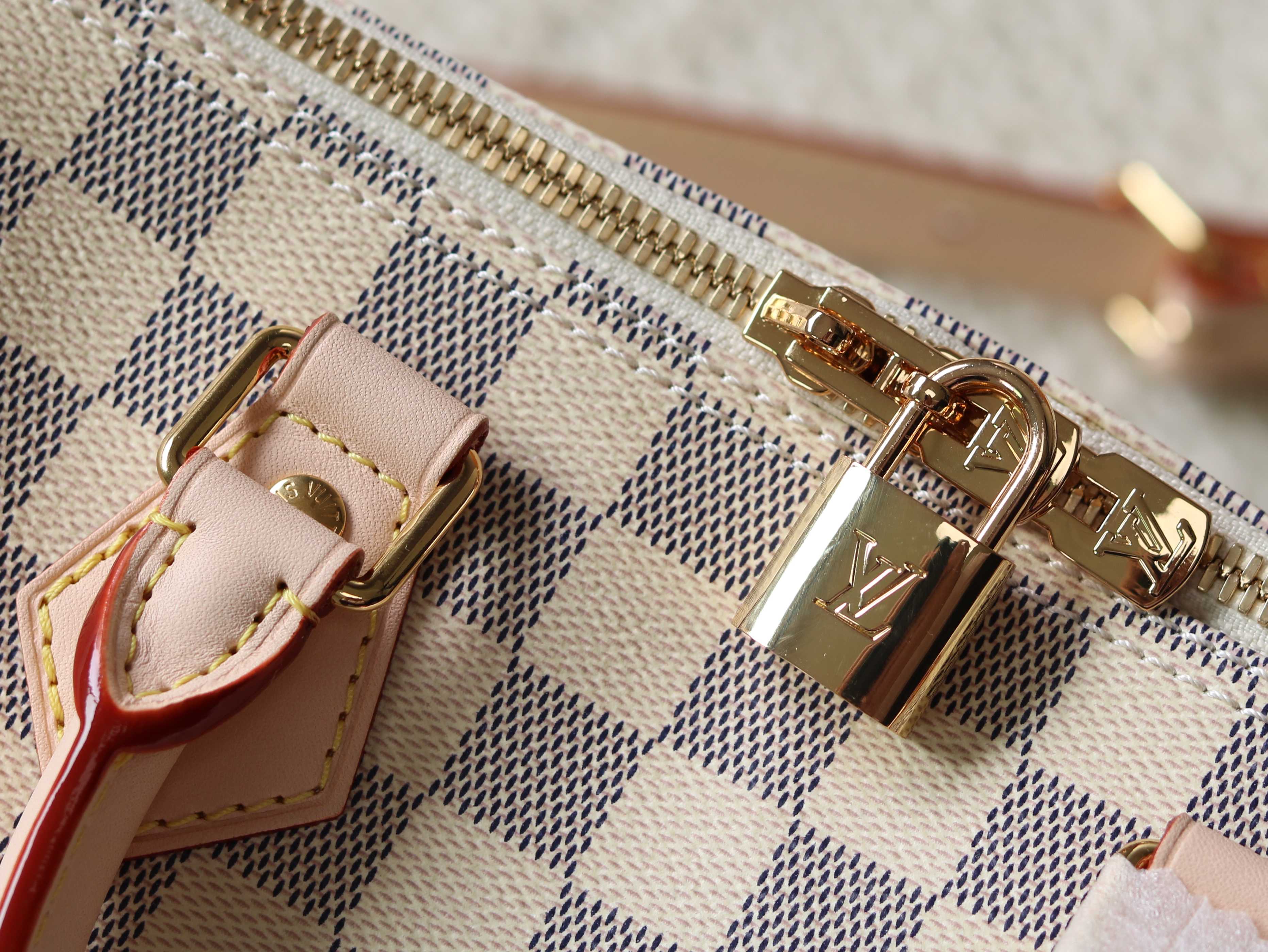 Louis Vuitton Basic Bag Canvas M-l-s