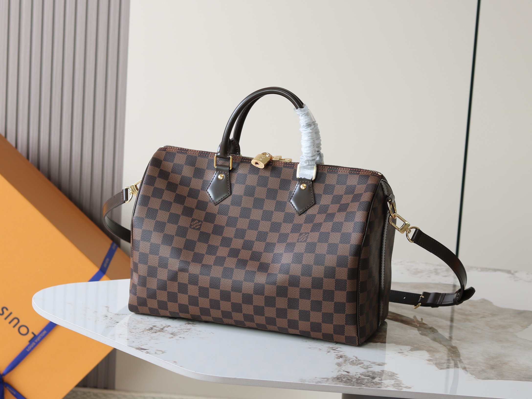 Louis Vuitton Basic Bag Canvas M-l-s