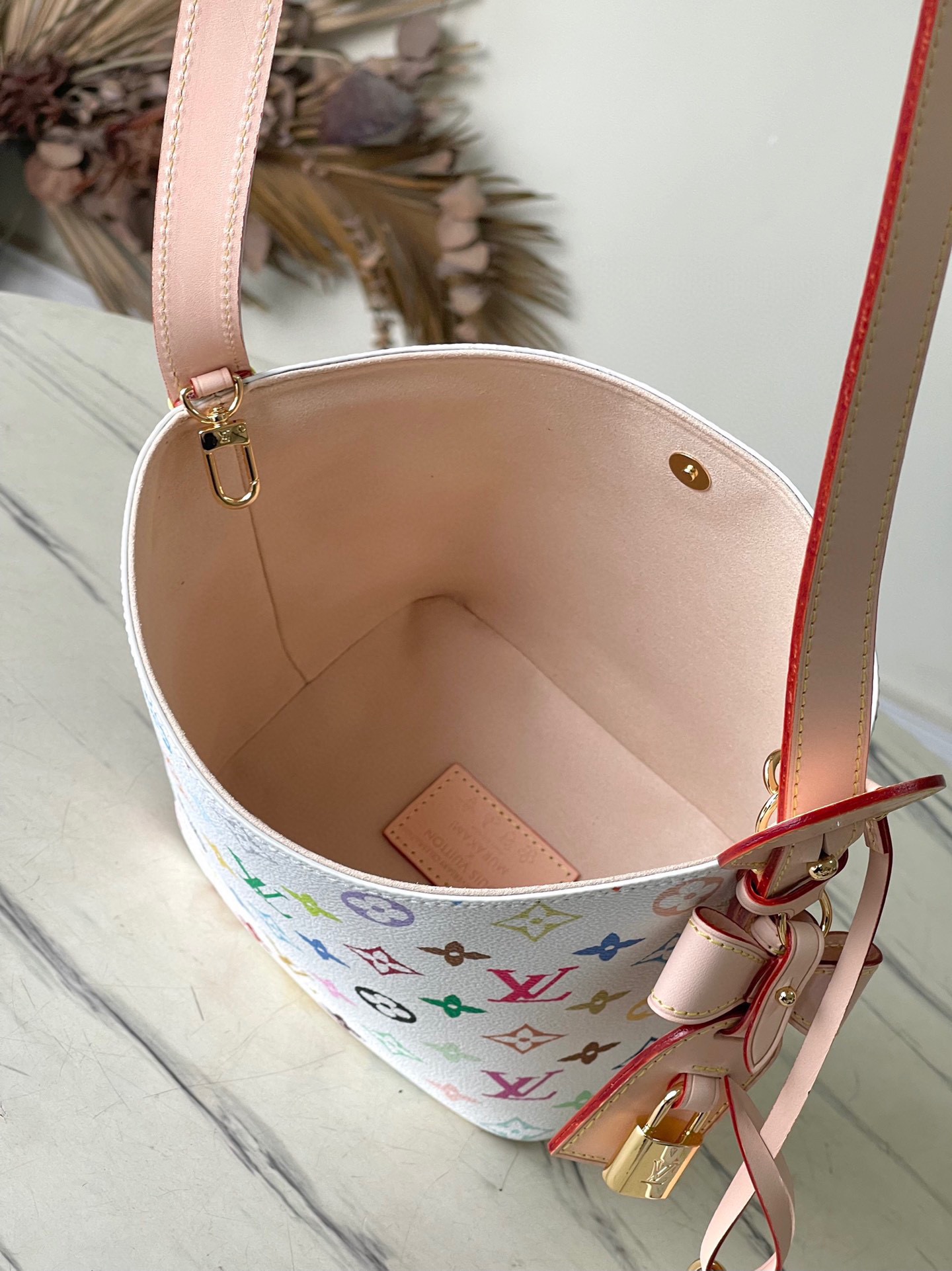 Louis Vuitton Basic Bag Cow Leather M-l