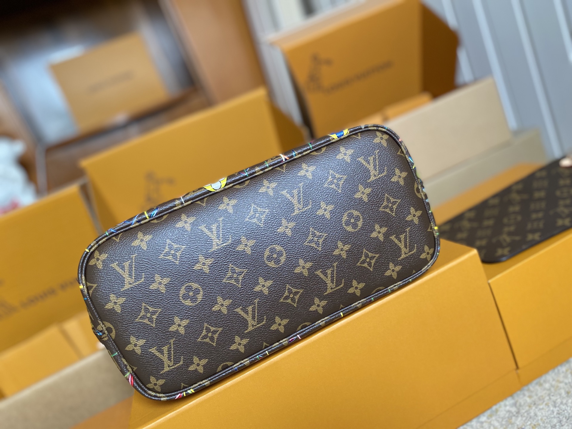 Louis Vuitton Basic Bag Cow Leather M-l