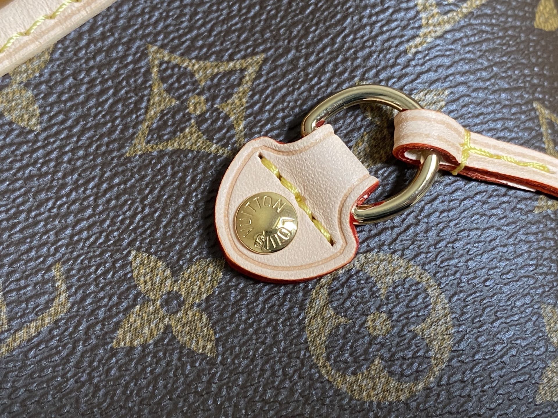 Louis Vuitton Basic Bag Cow Leather M-l