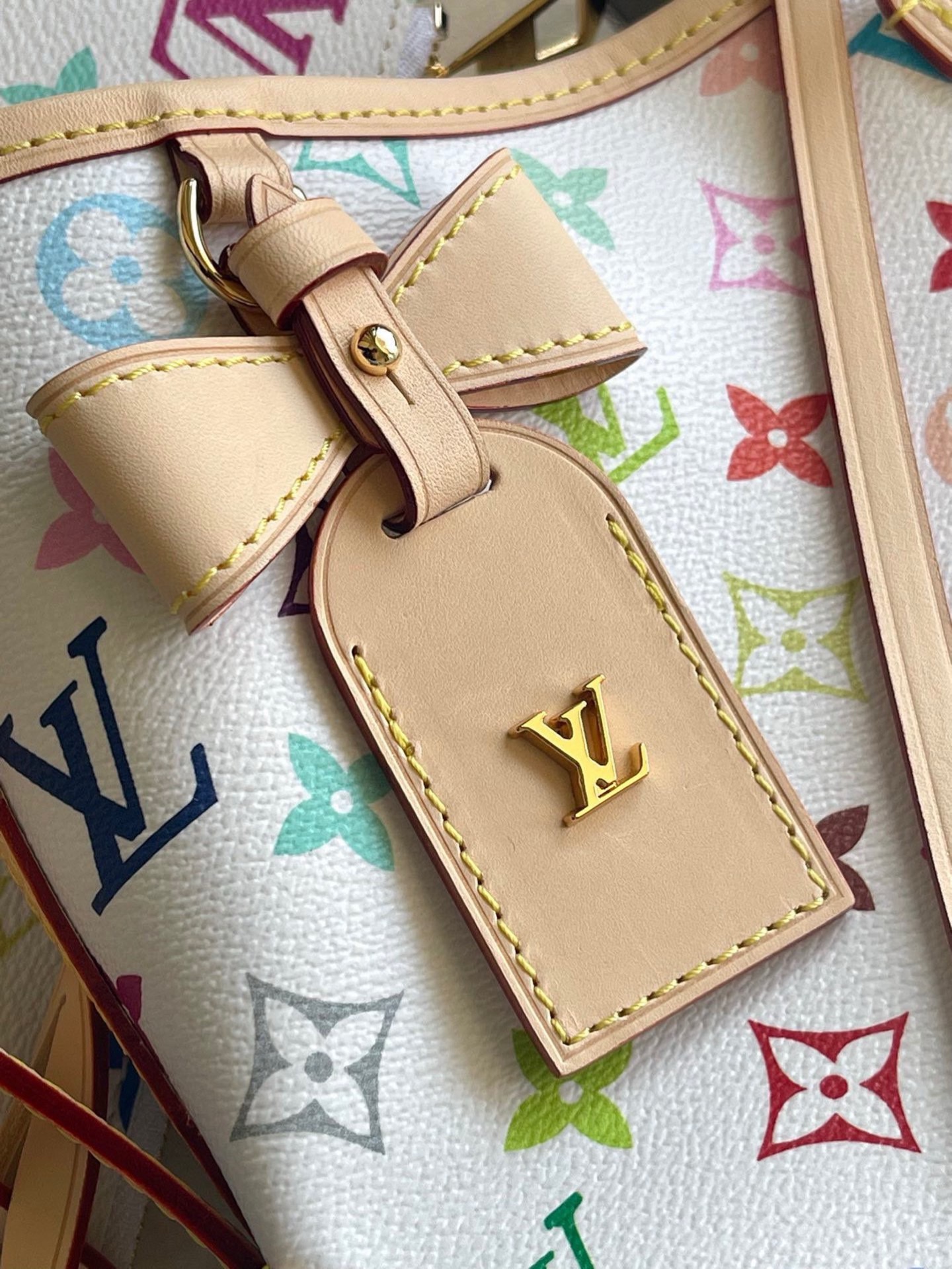 Louis Vuitton Basic Bag Cow Leather M-l