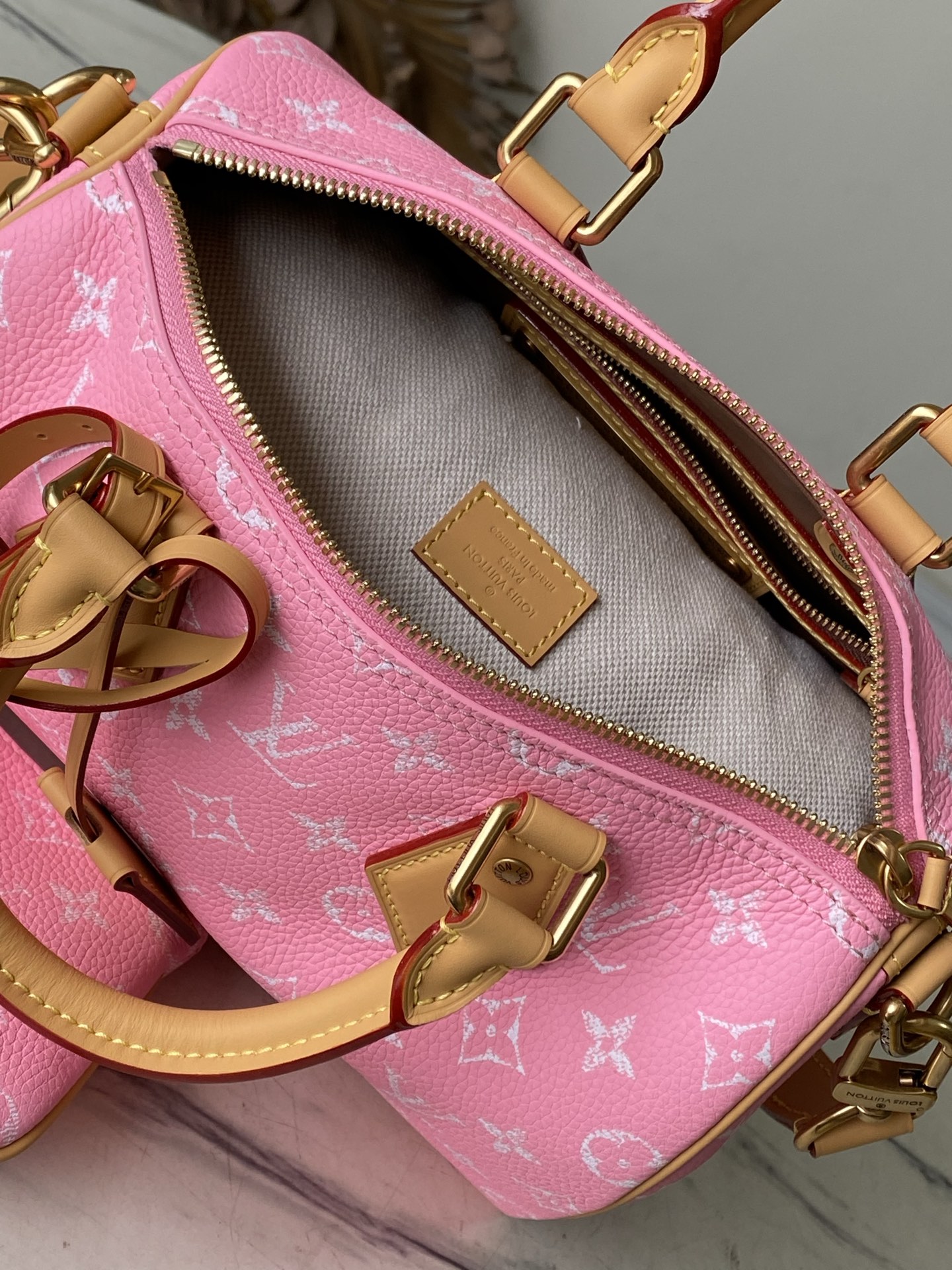 Louis Vuitton Basic Bag Cow Leather Pink M-l-s