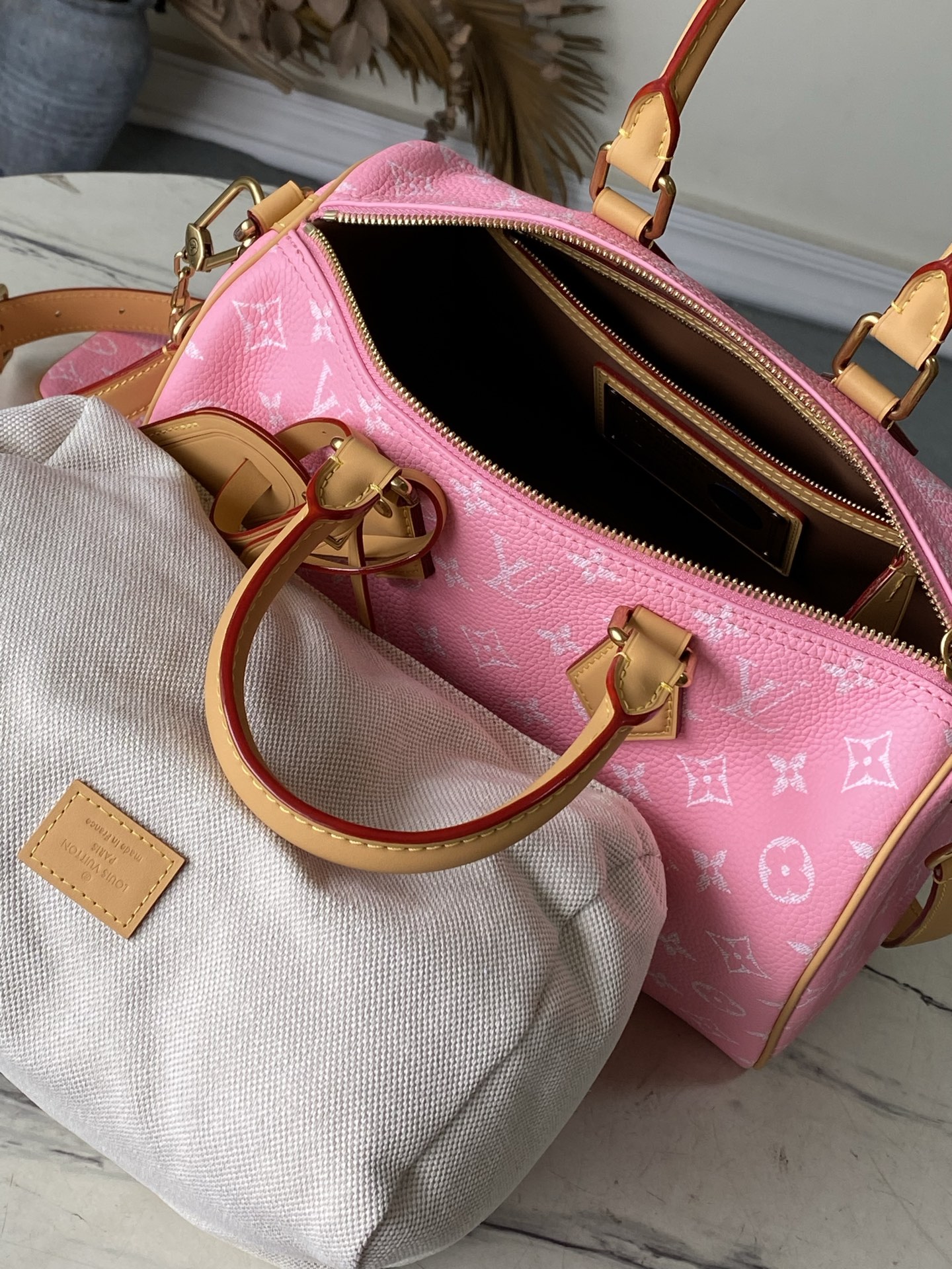 Louis Vuitton Basic Bag Cow Leather Pink M-l-s