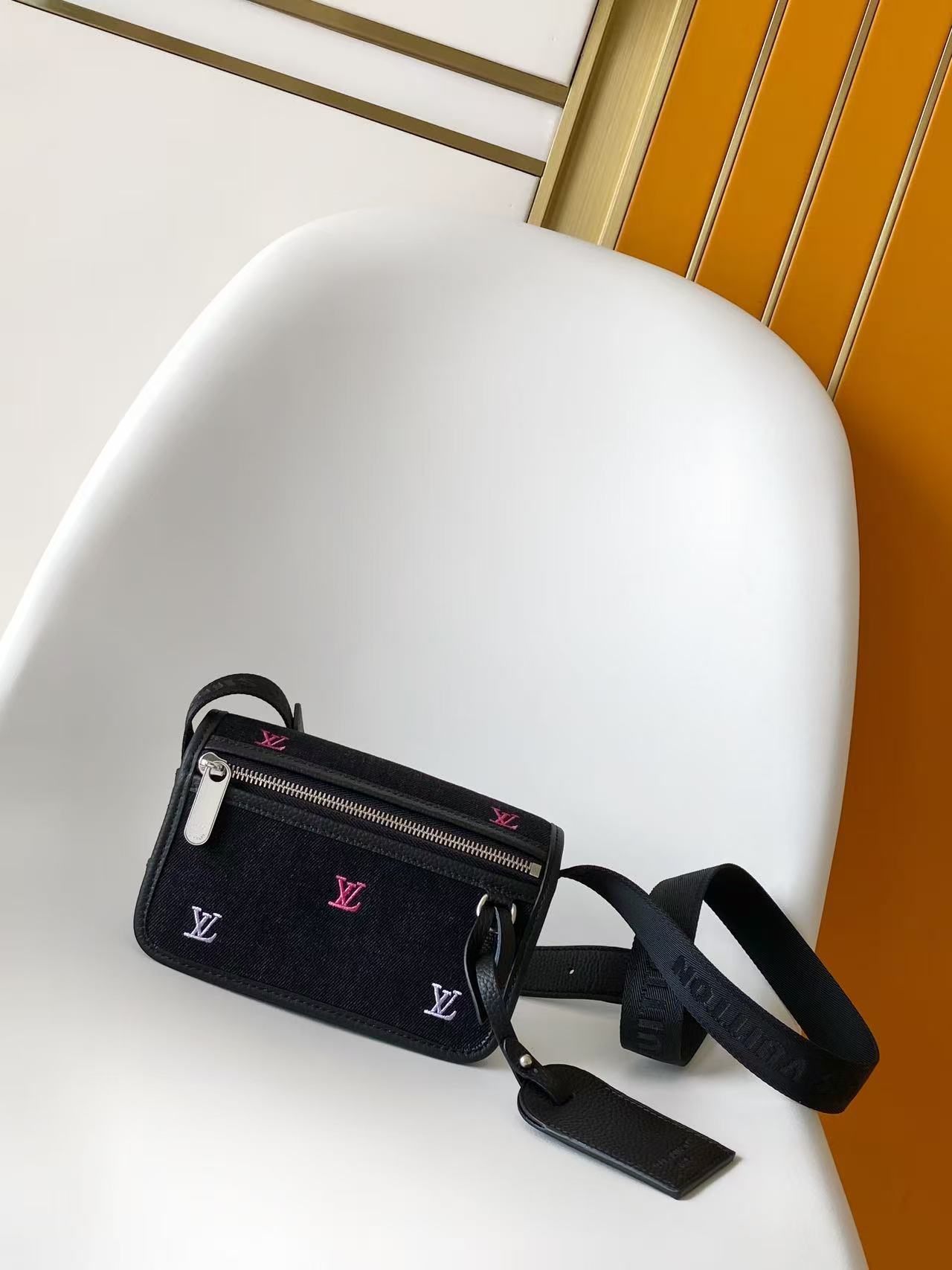 Louis Vuitton Basic Bag Black M-s