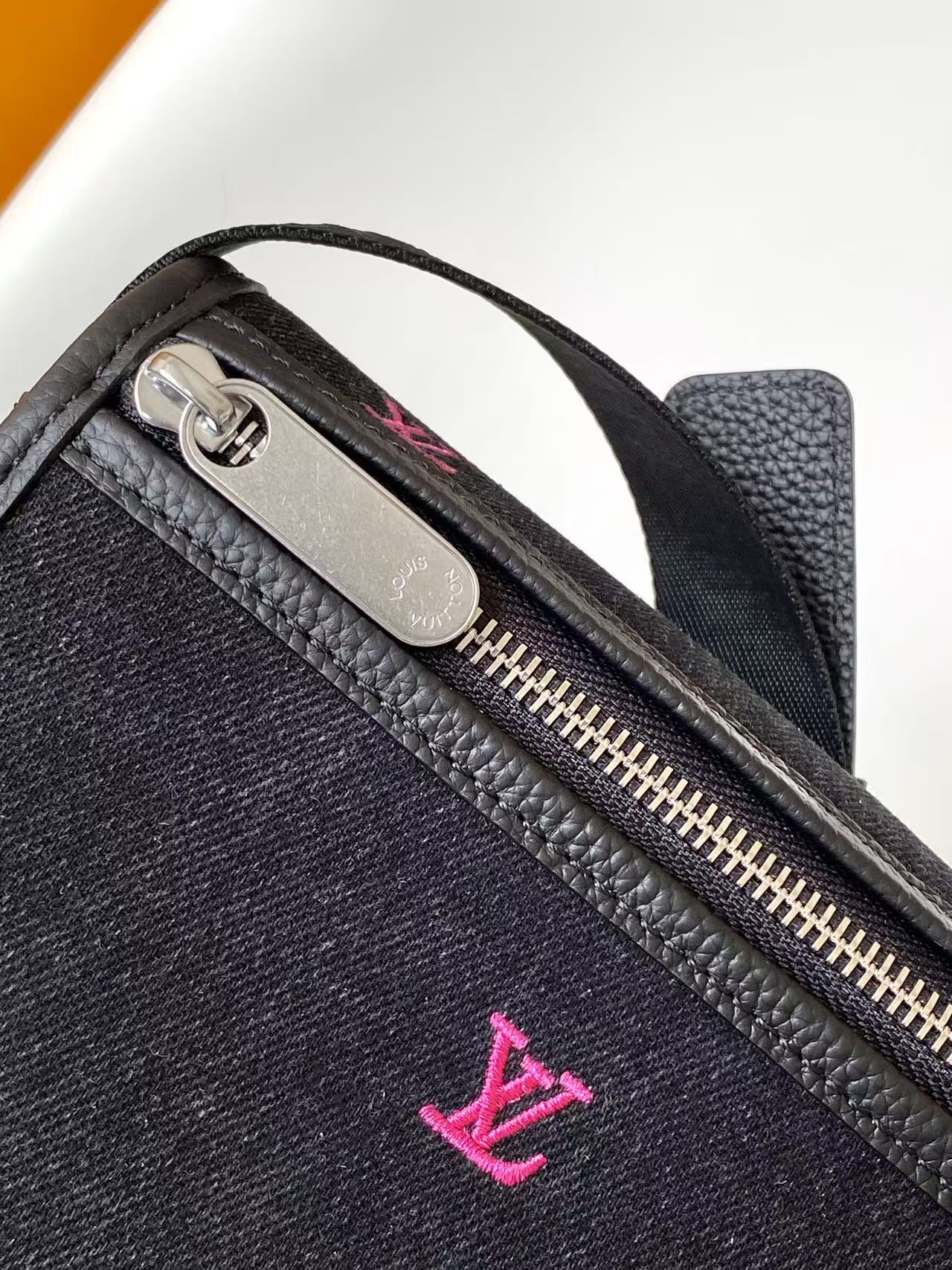 Louis Vuitton Basic Bag Black M-s