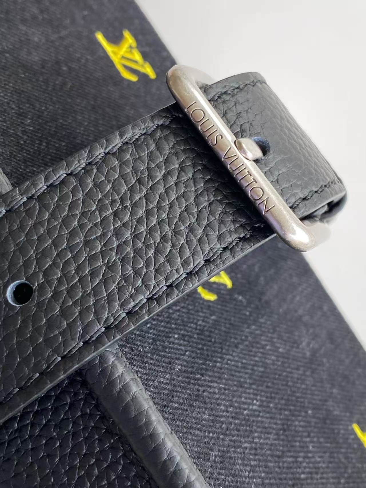 Louis Vuitton Basic Bag Black M-s