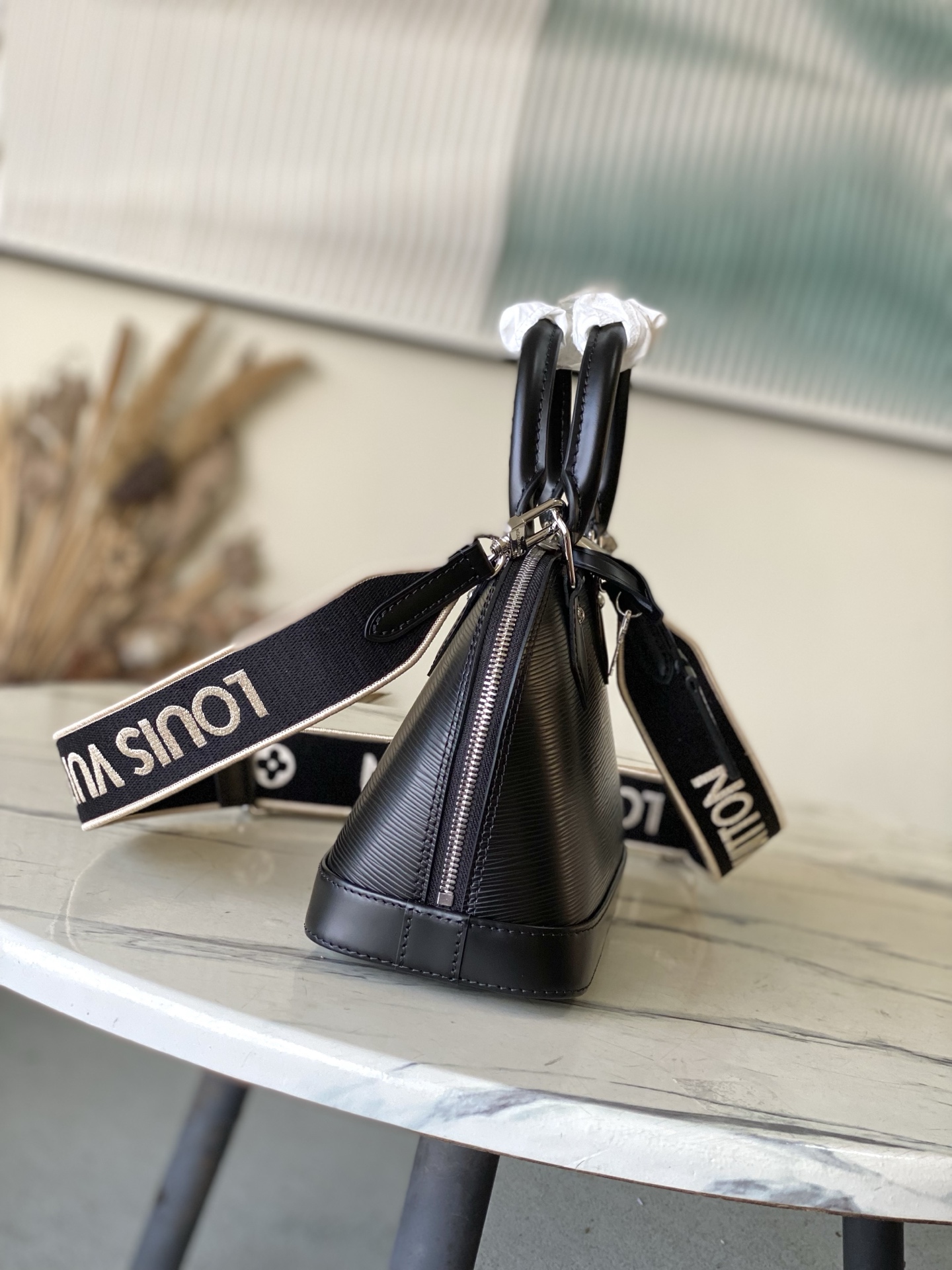 Louis Vuitton Basic Bag M-l-s