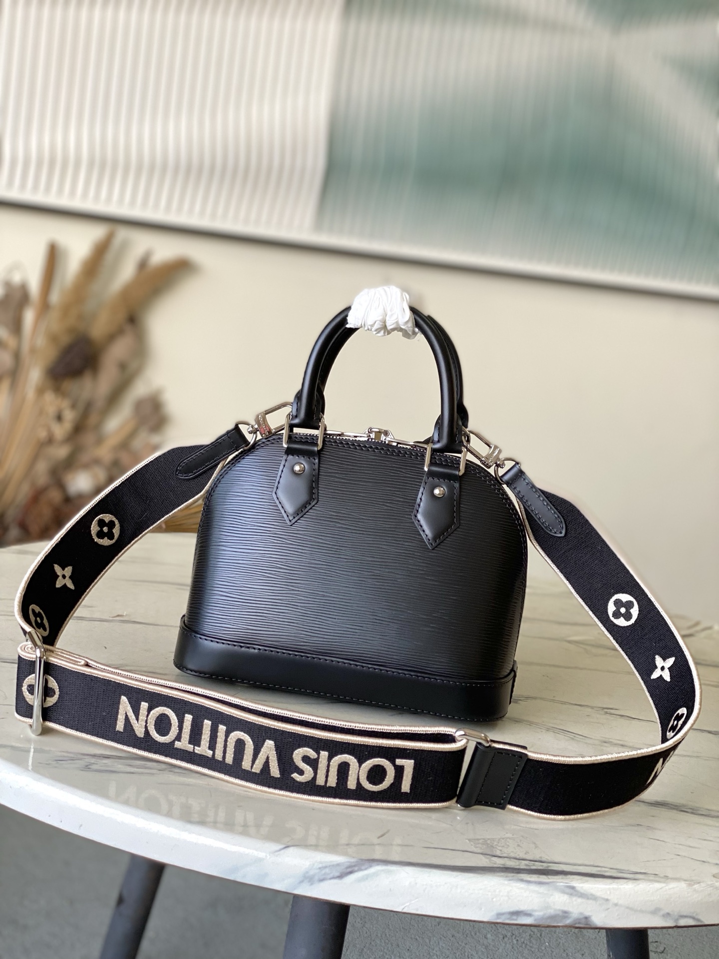 Louis Vuitton Basic Bag M-l-s