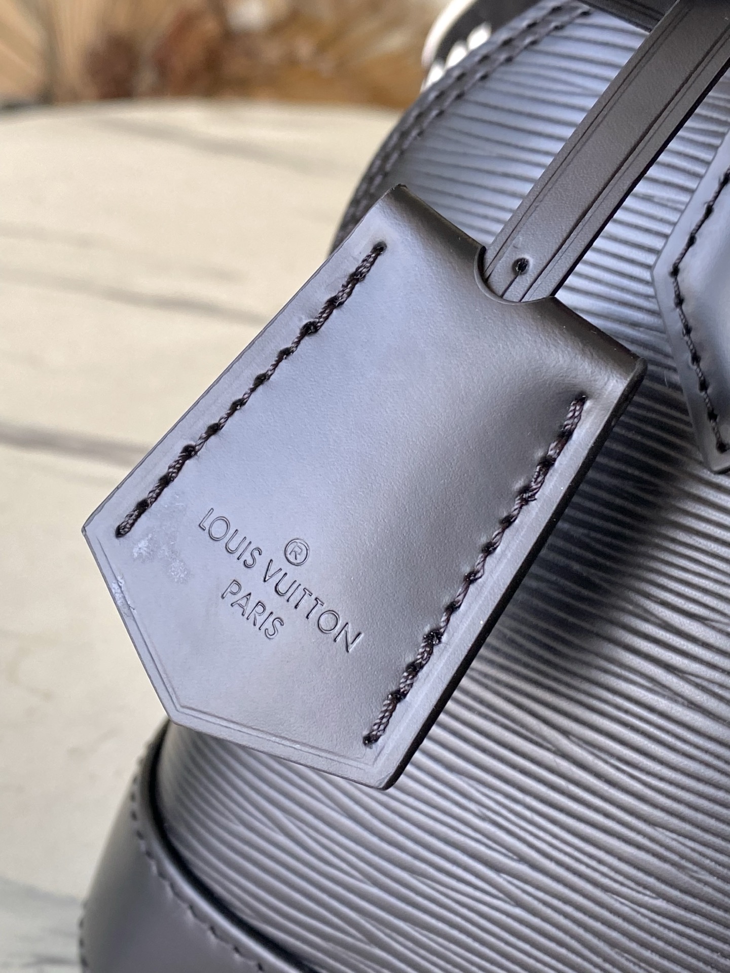 Louis Vuitton Basic Bag M-l-s