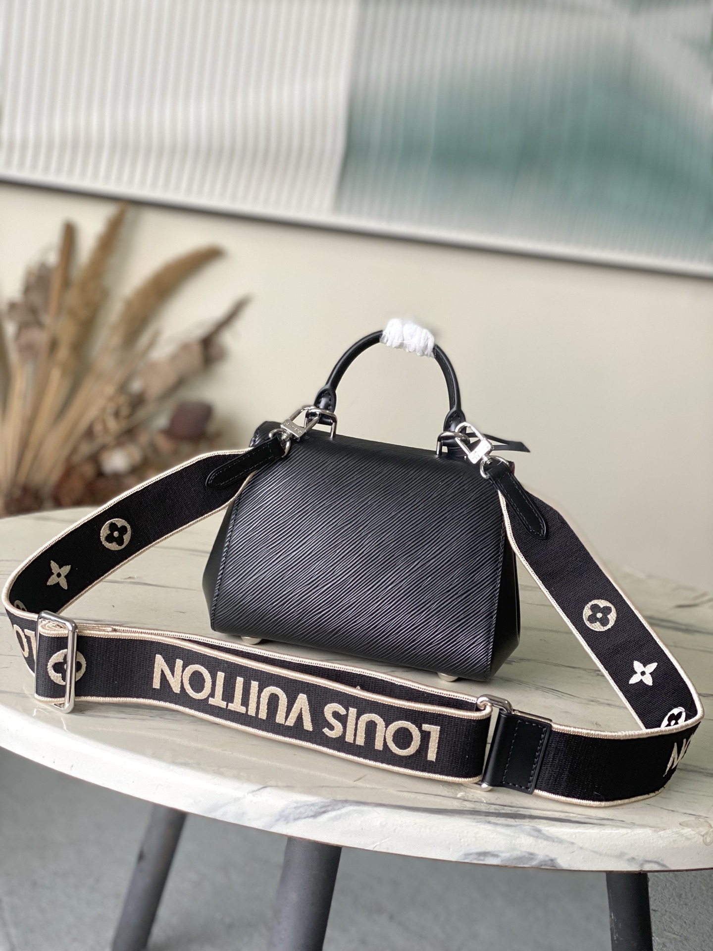 Louis Vuitton Basic Bag Black M-l
