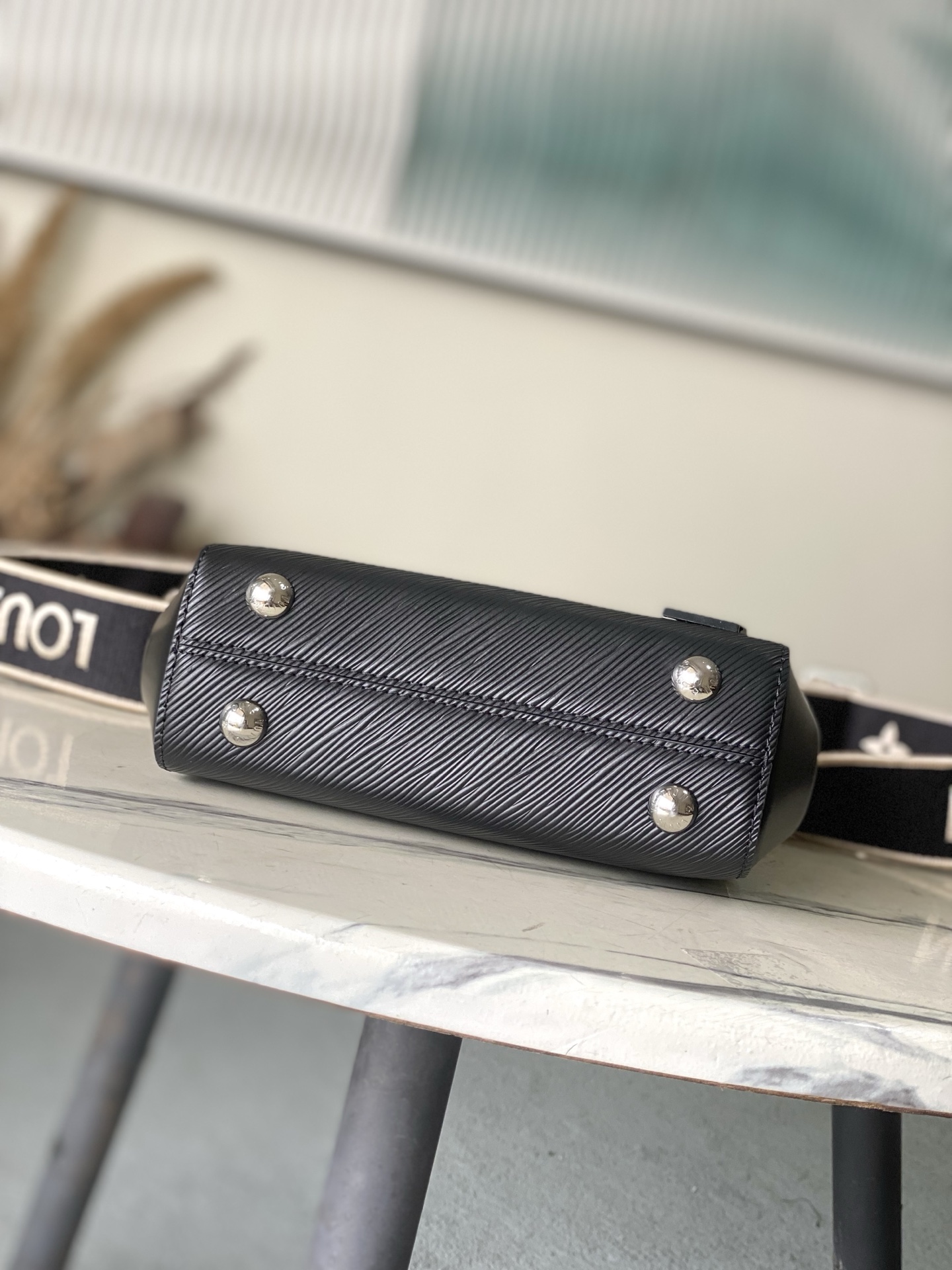 Louis Vuitton Basic Bag Black M-l