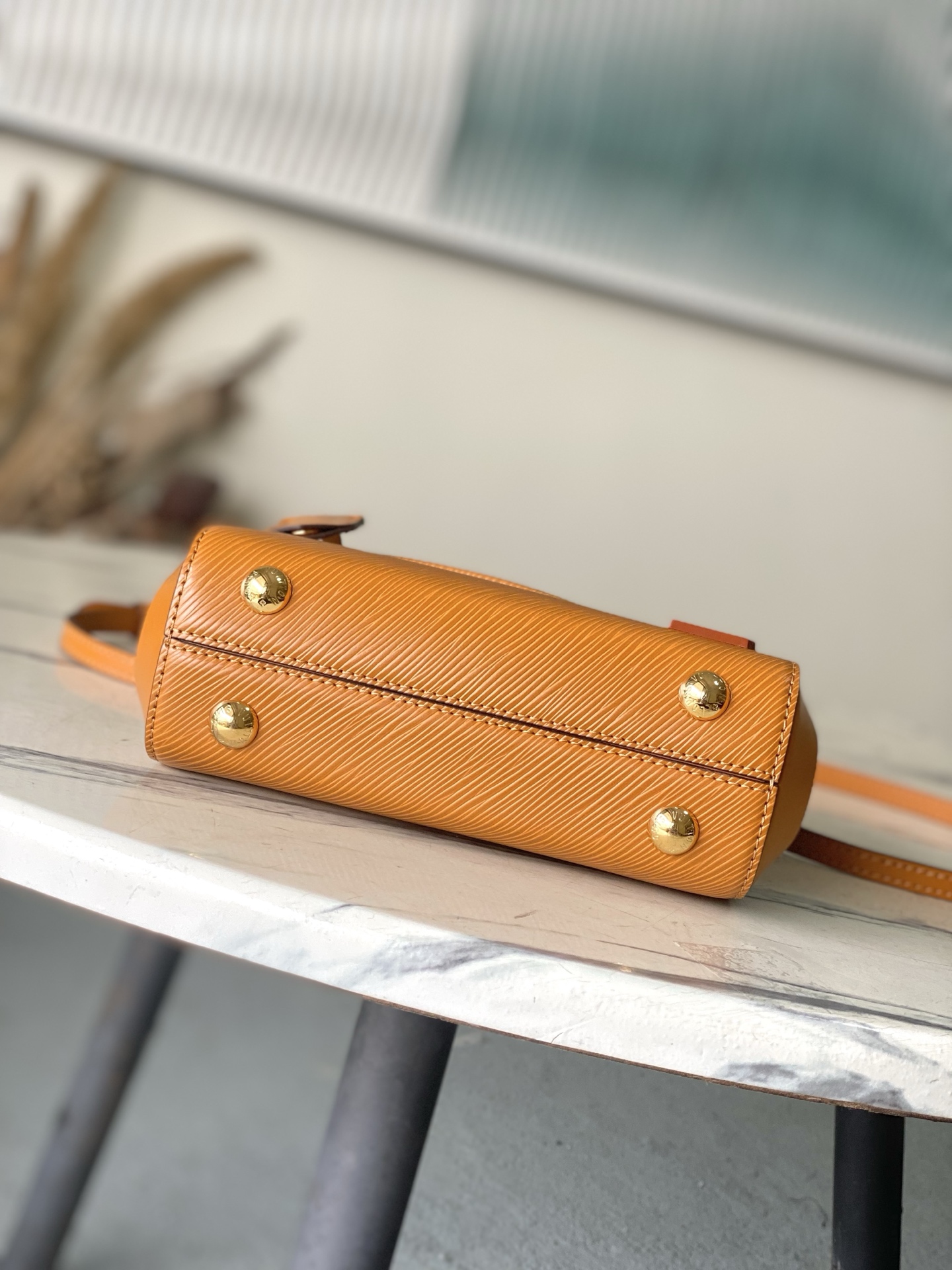 Louis Vuitton Basic Bag M-l