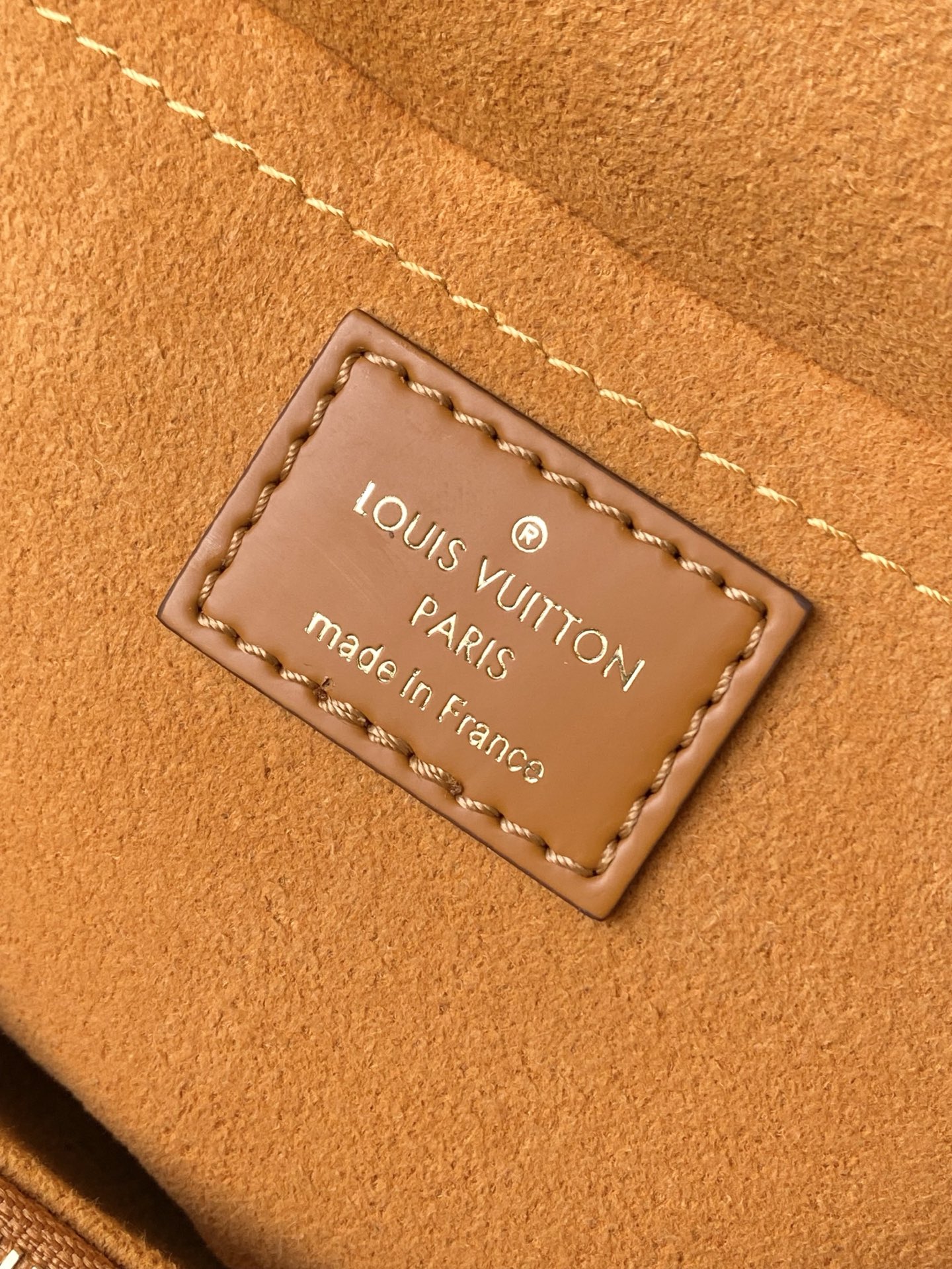 Louis Vuitton Basic Bag M-l