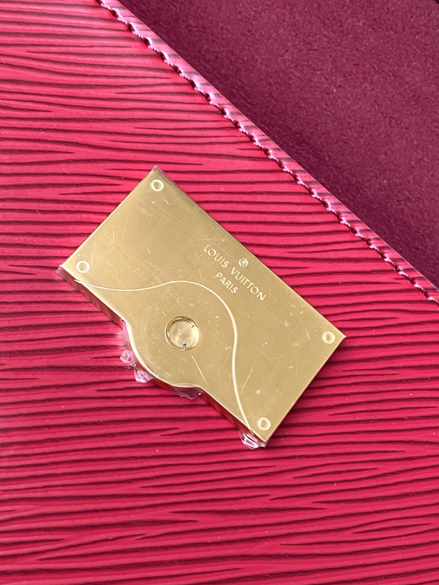 Louis Vuitton Basic Bag Red M-l