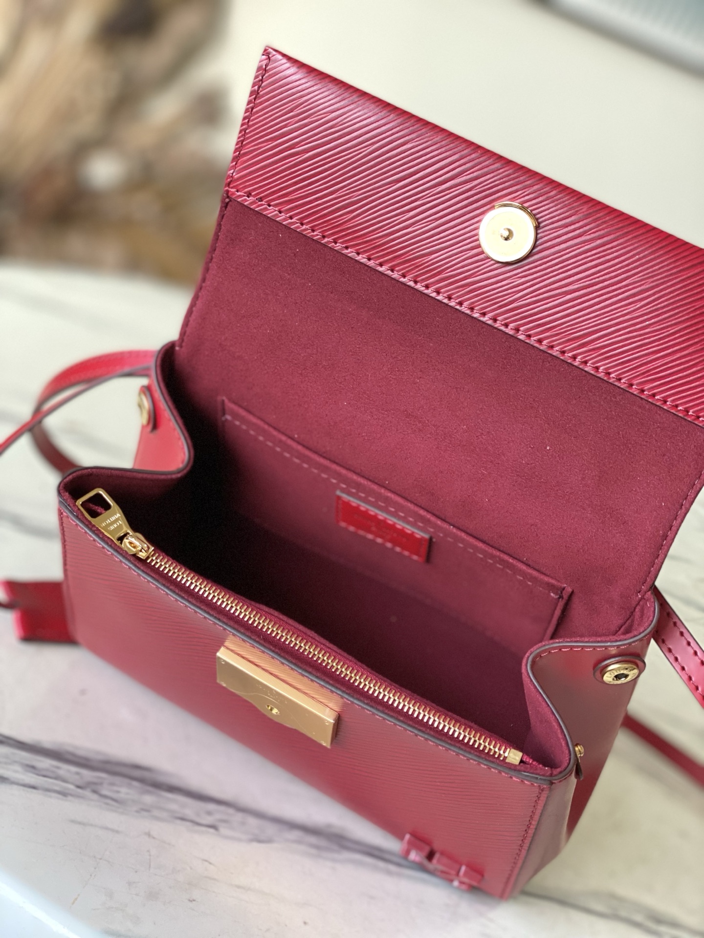 Louis Vuitton Basic Bag Red M-l