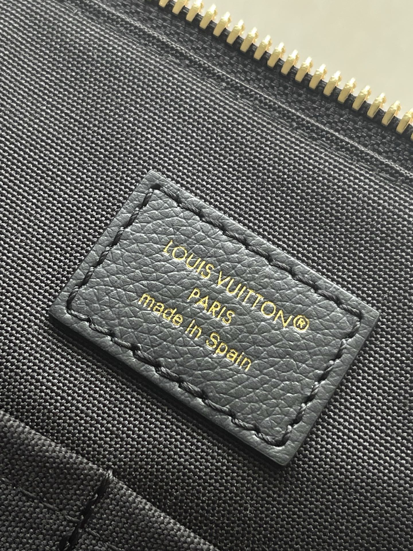 Louis Vuitton Basic Bag Cow Leather Black M-l