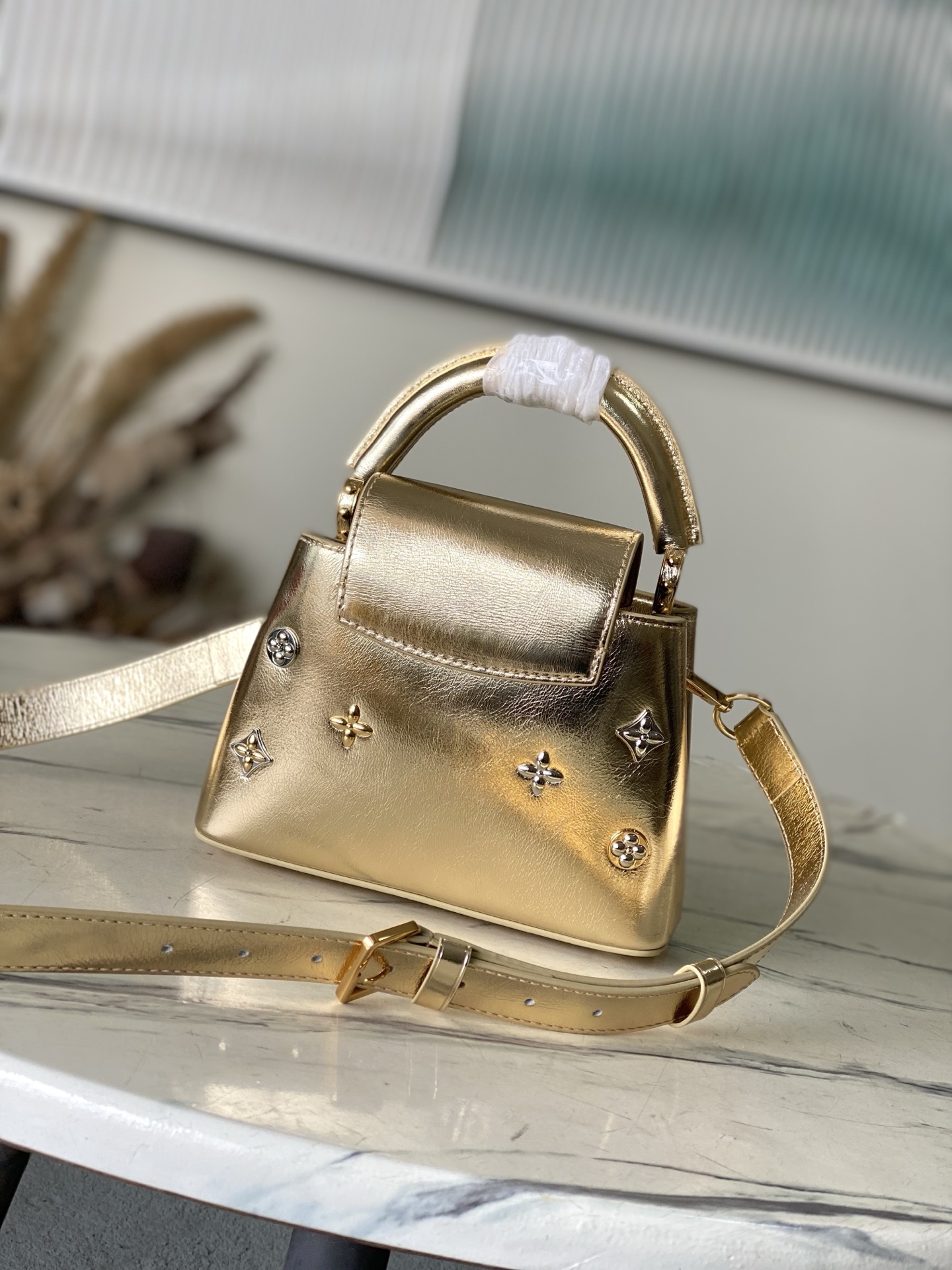 Louis Vuitton Basic Bag Gold M-l-s