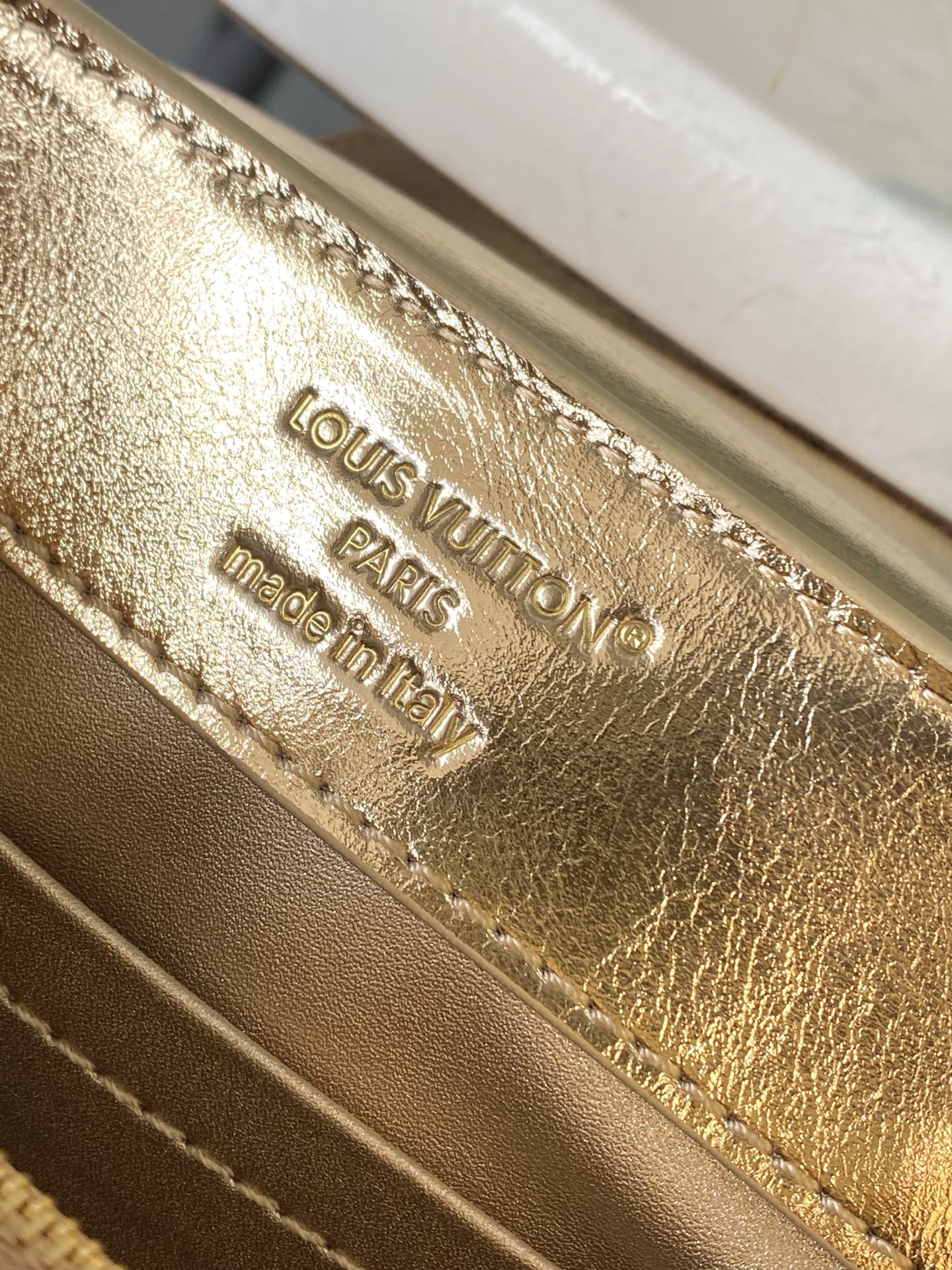 Louis Vuitton Basic Bag Gold M-l-s