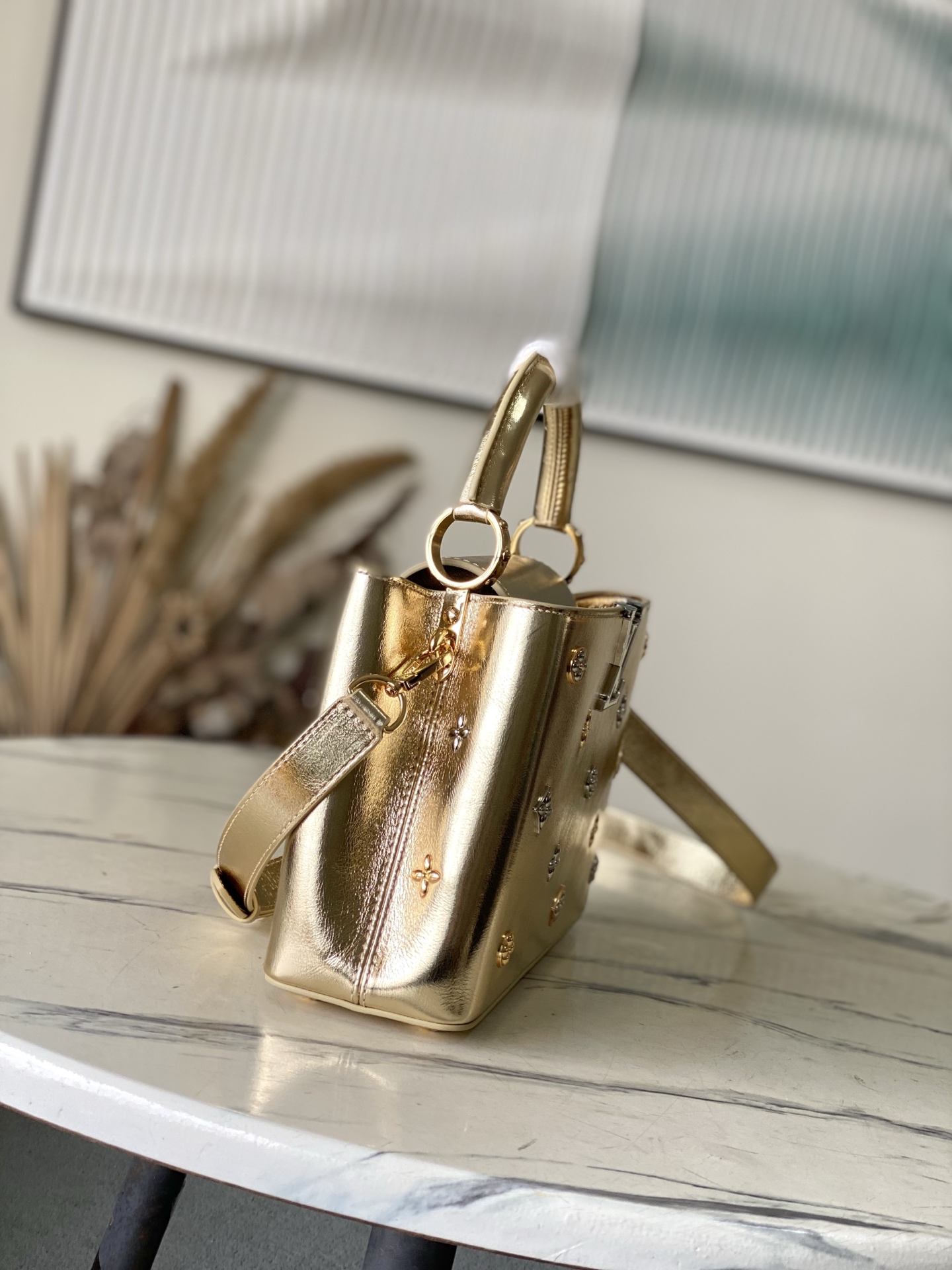 Louis Vuitton Basic Bag Gold M-l-s