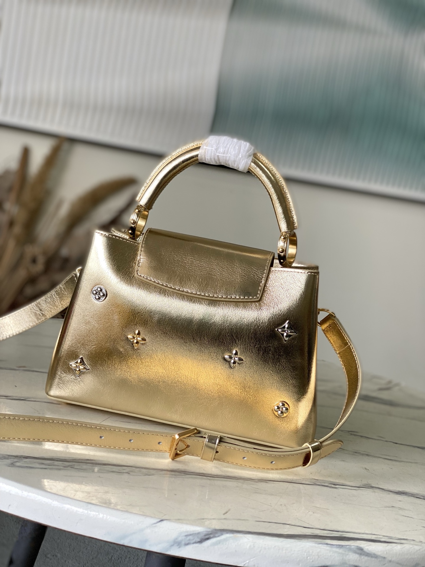 Louis Vuitton Basic Bag Gold M-l-s