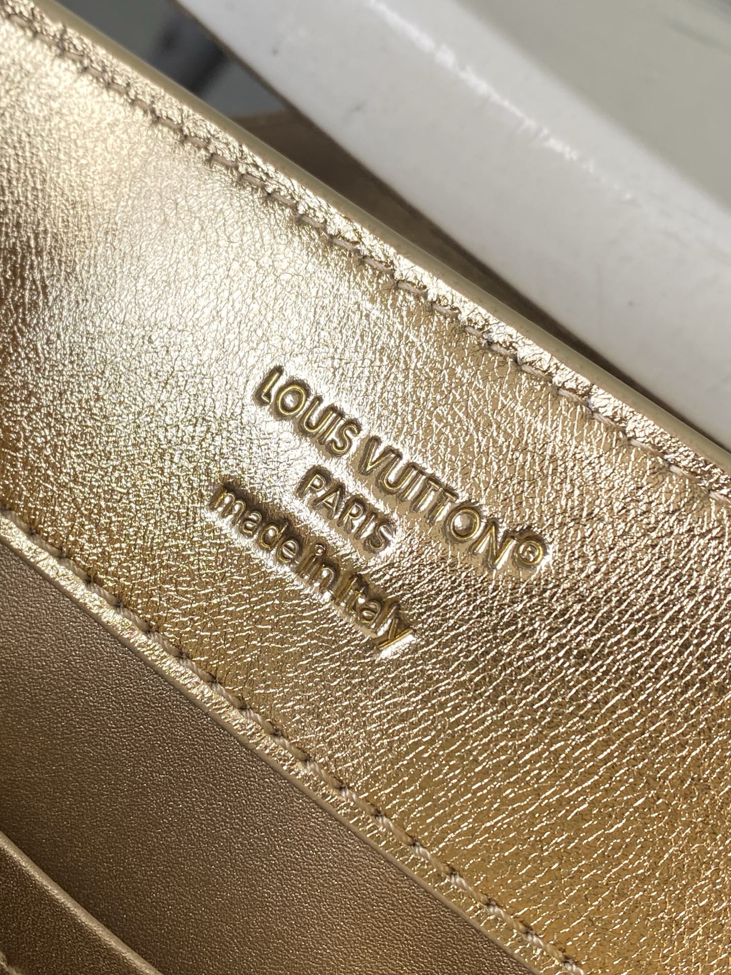 Louis Vuitton Basic Bag Gold M-l-s