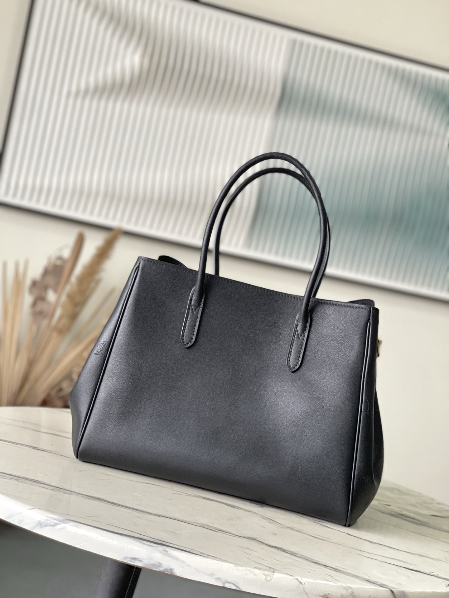 Louis Vuitton Basic Bag Cow Leather Black M