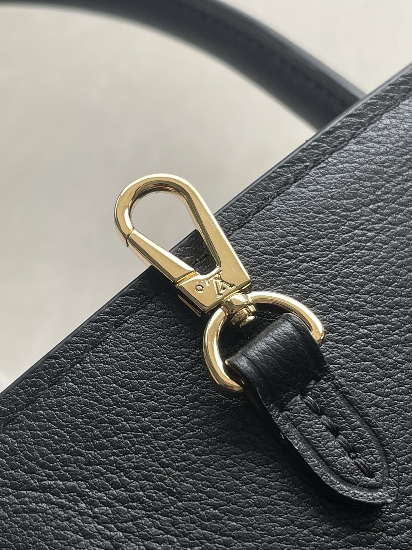 Louis Vuitton Basic Bag Cow Leather Black M