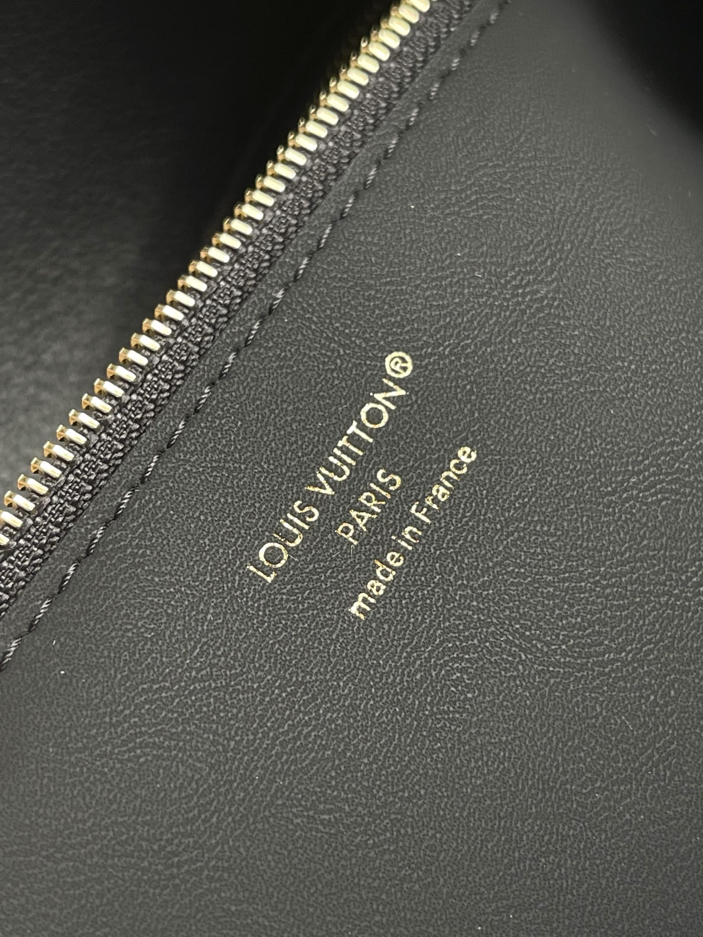 Louis Vuitton Basic Bag Cow Leather Black M